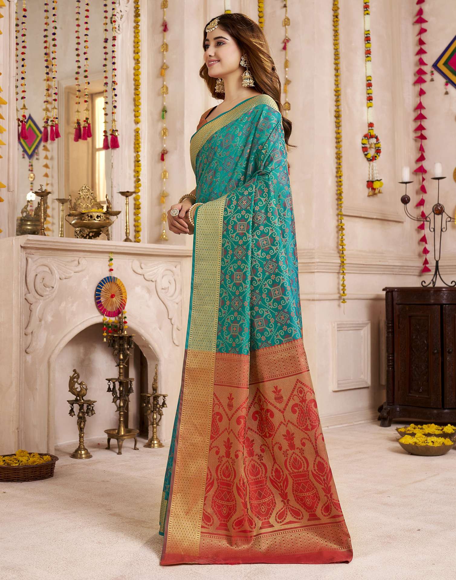 Teal Blue Silk Woven Patola Saree - Image 4