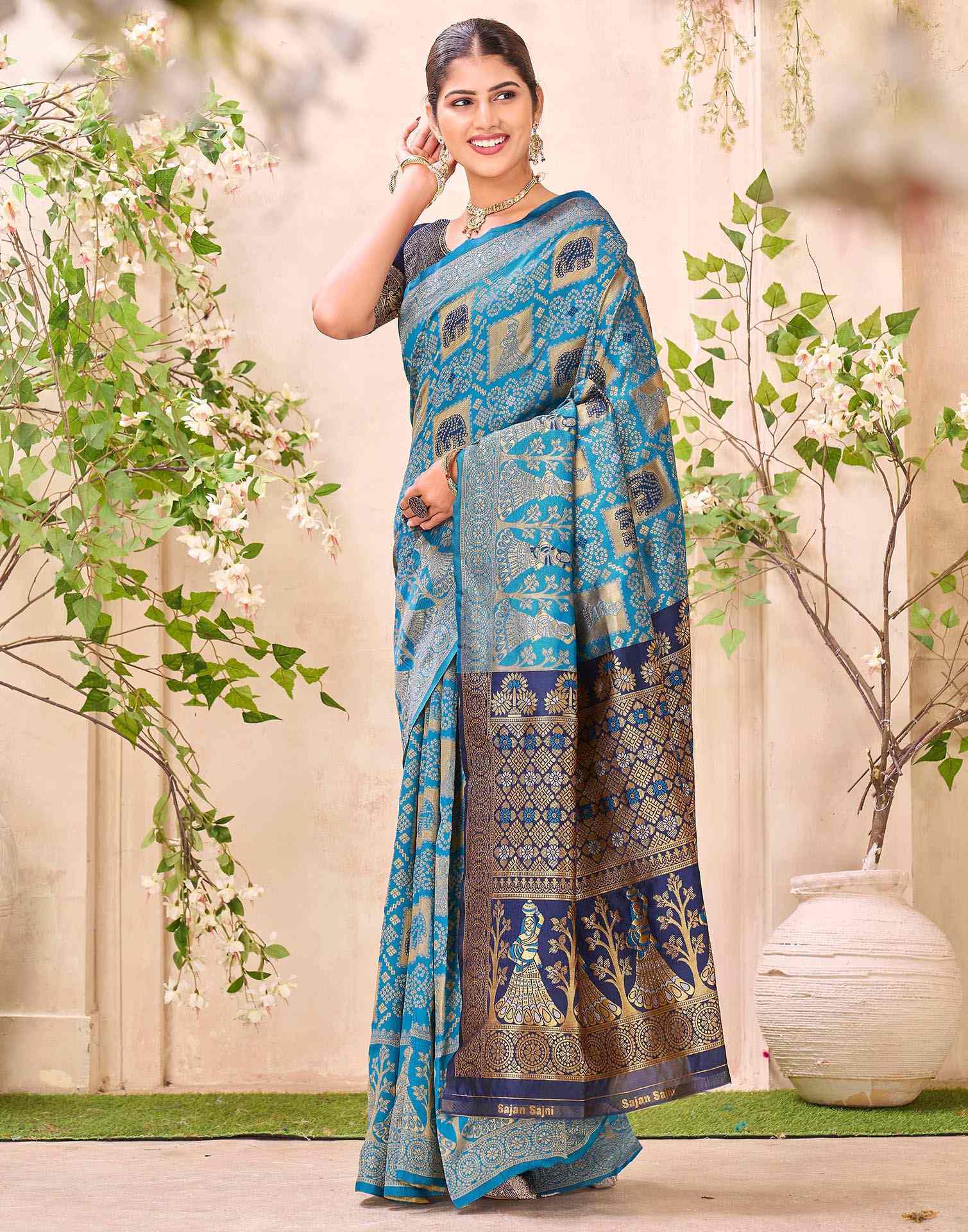 Teal Blue Silk Woven Patola Saree - Image 4