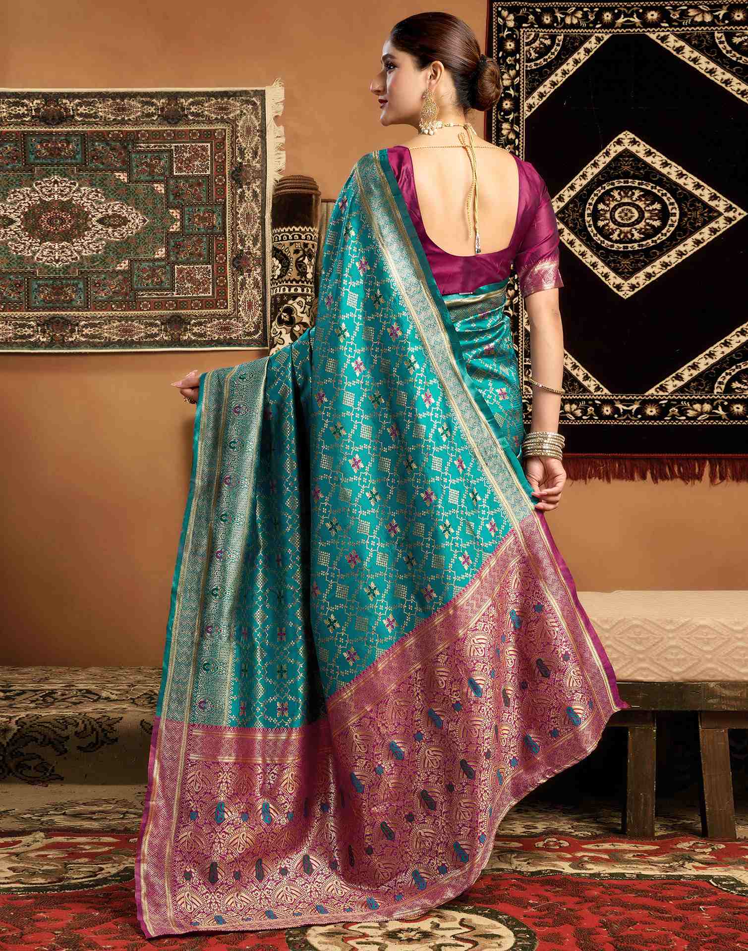 Teal Blue Silk Woven Patola Saree - Image 6