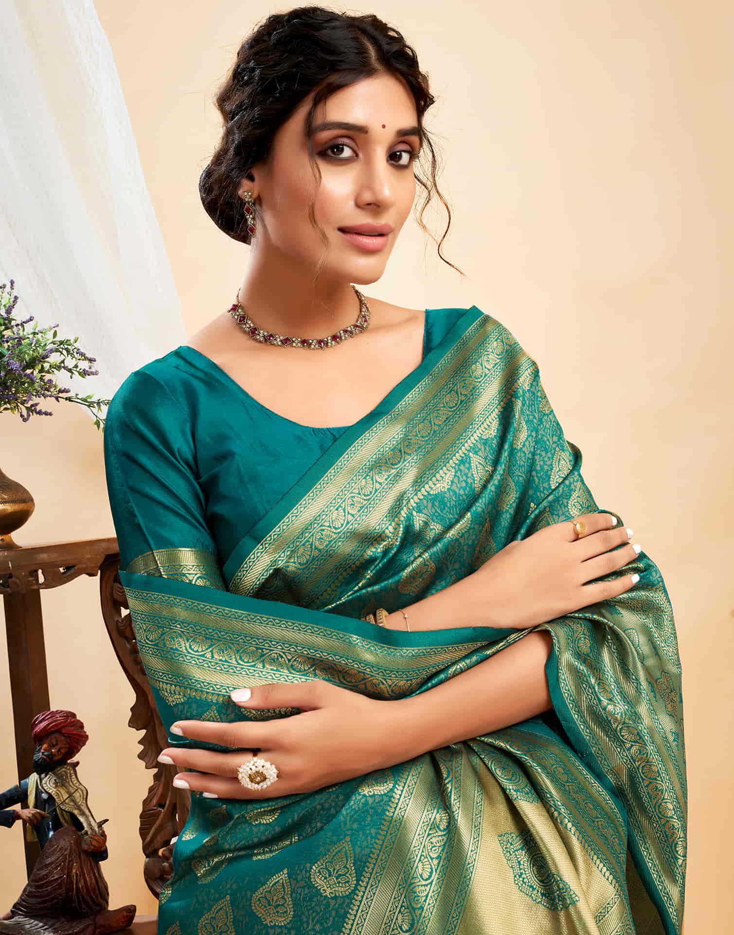 Green Silk Blend Woven Banarasi Saree - Image 2