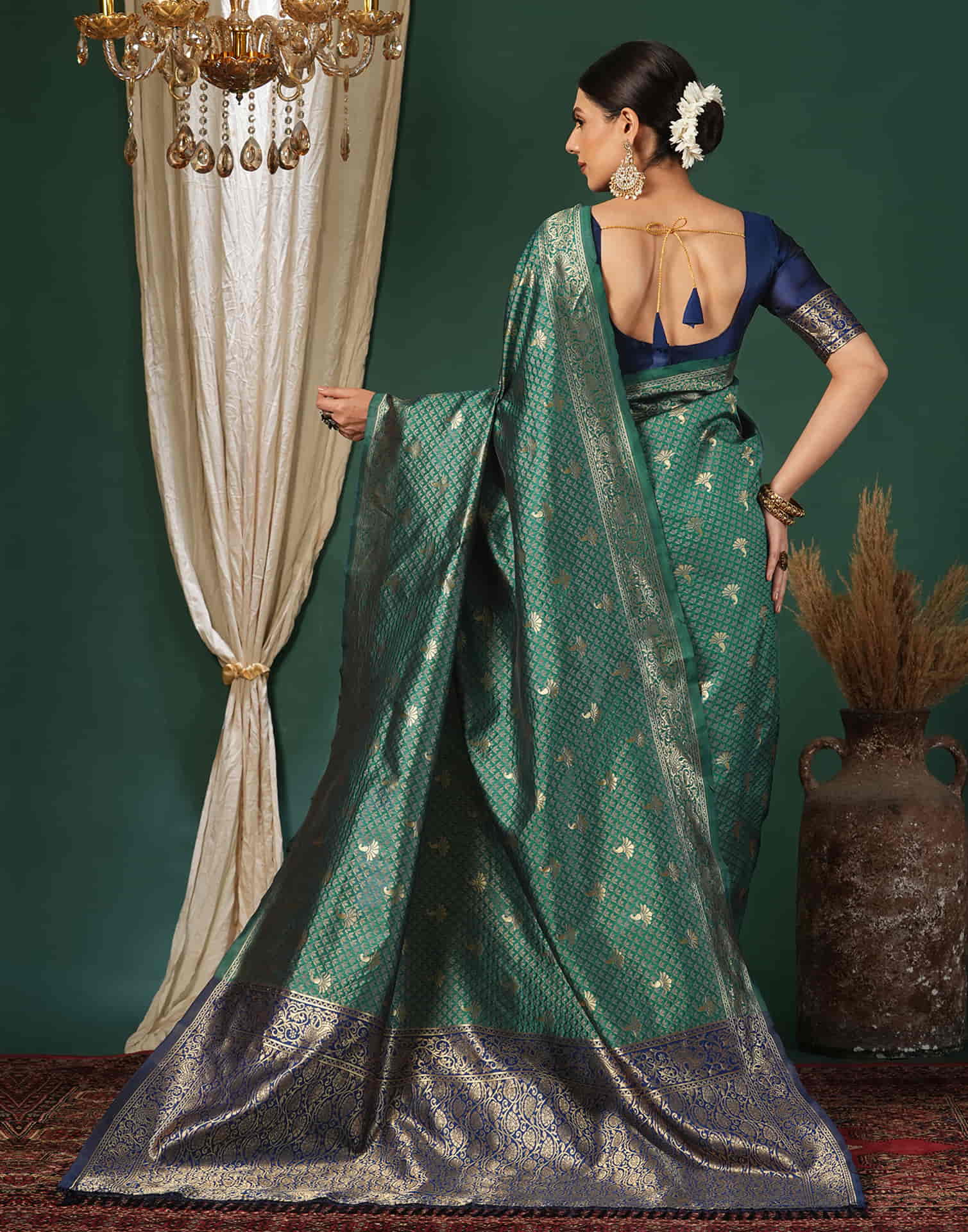 Green Silk Blend Woven Banarasi Saree - Image 5