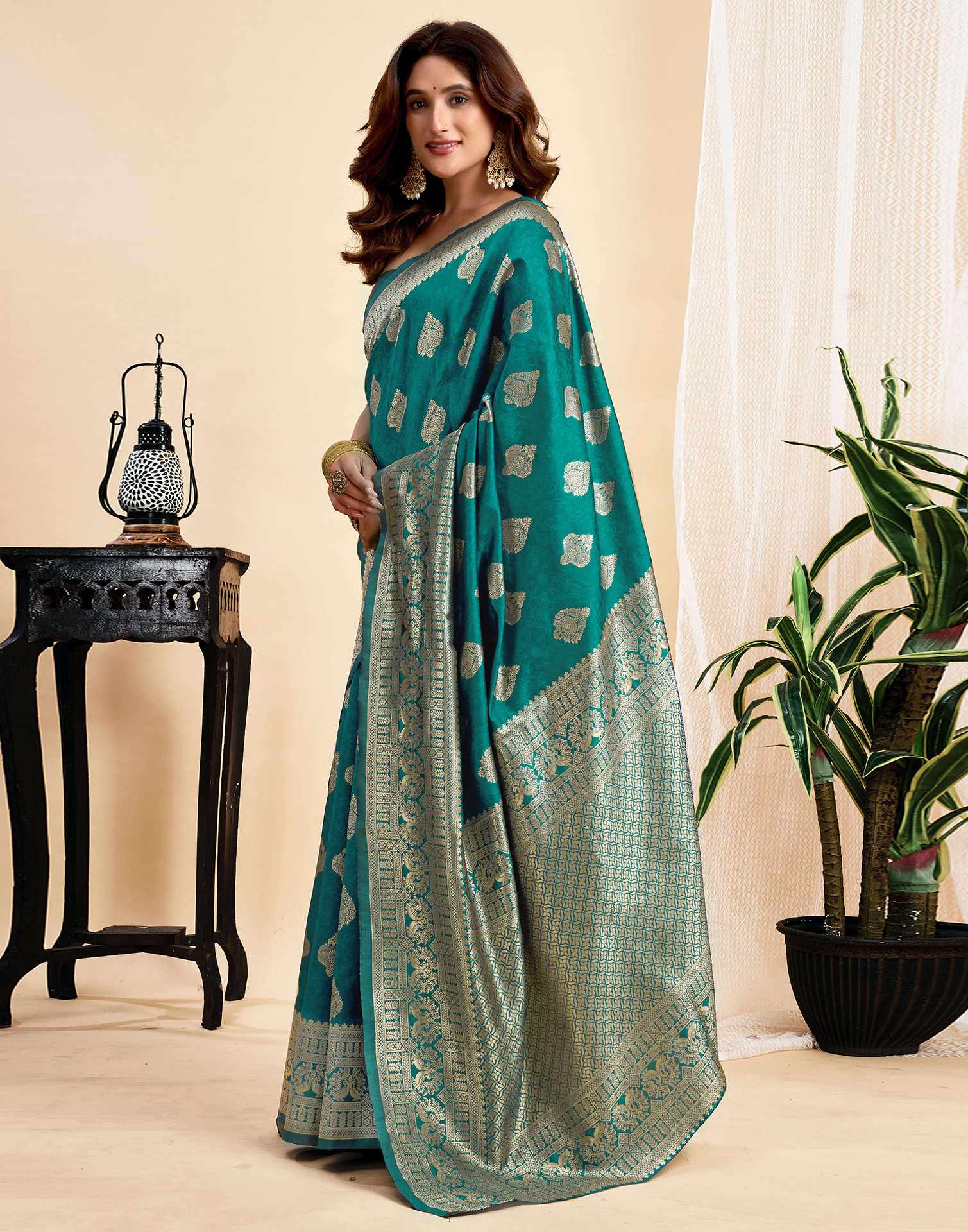 Teal Green Silk Woven Banarasi Saree - Image 5