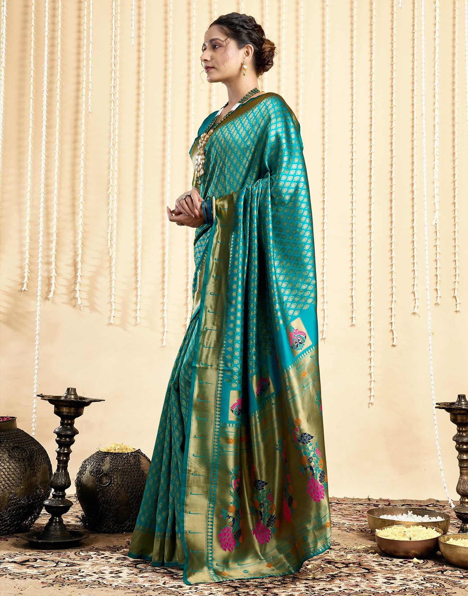 Teal Green Silk Woven Paithani Saree - Image 5
