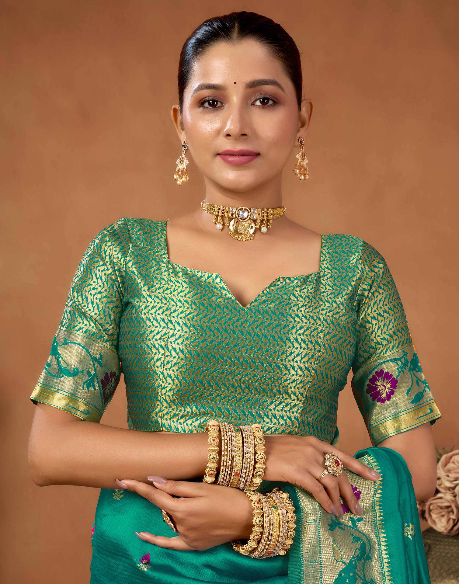 Teal Green Silk Woven Paithani Saree - Image 8