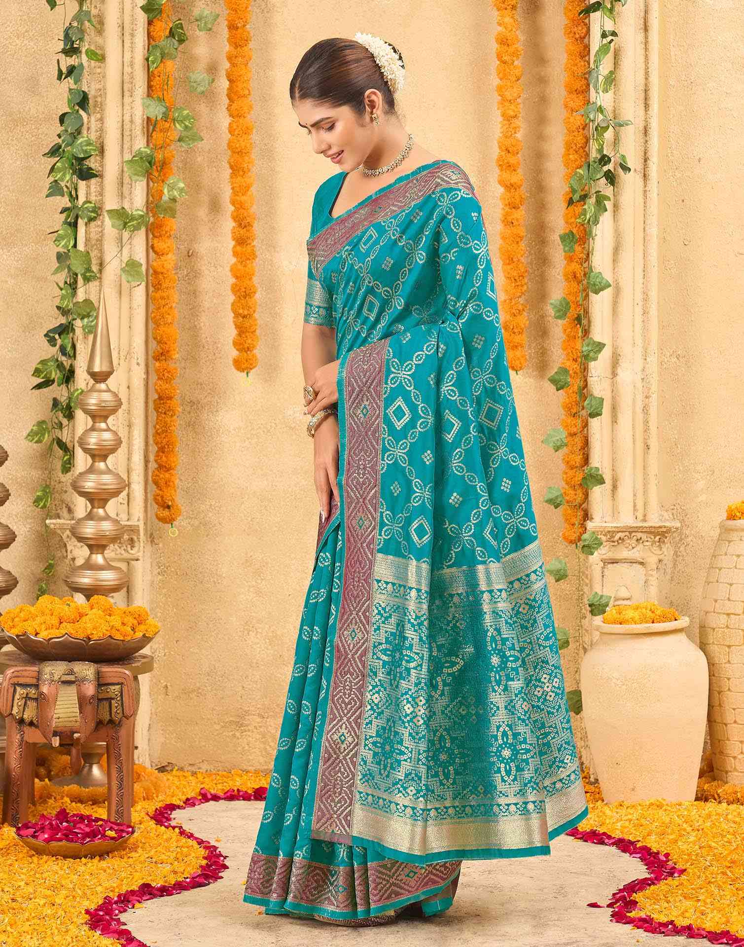 Teal Green Silk Woven Patola Saree - Image 4