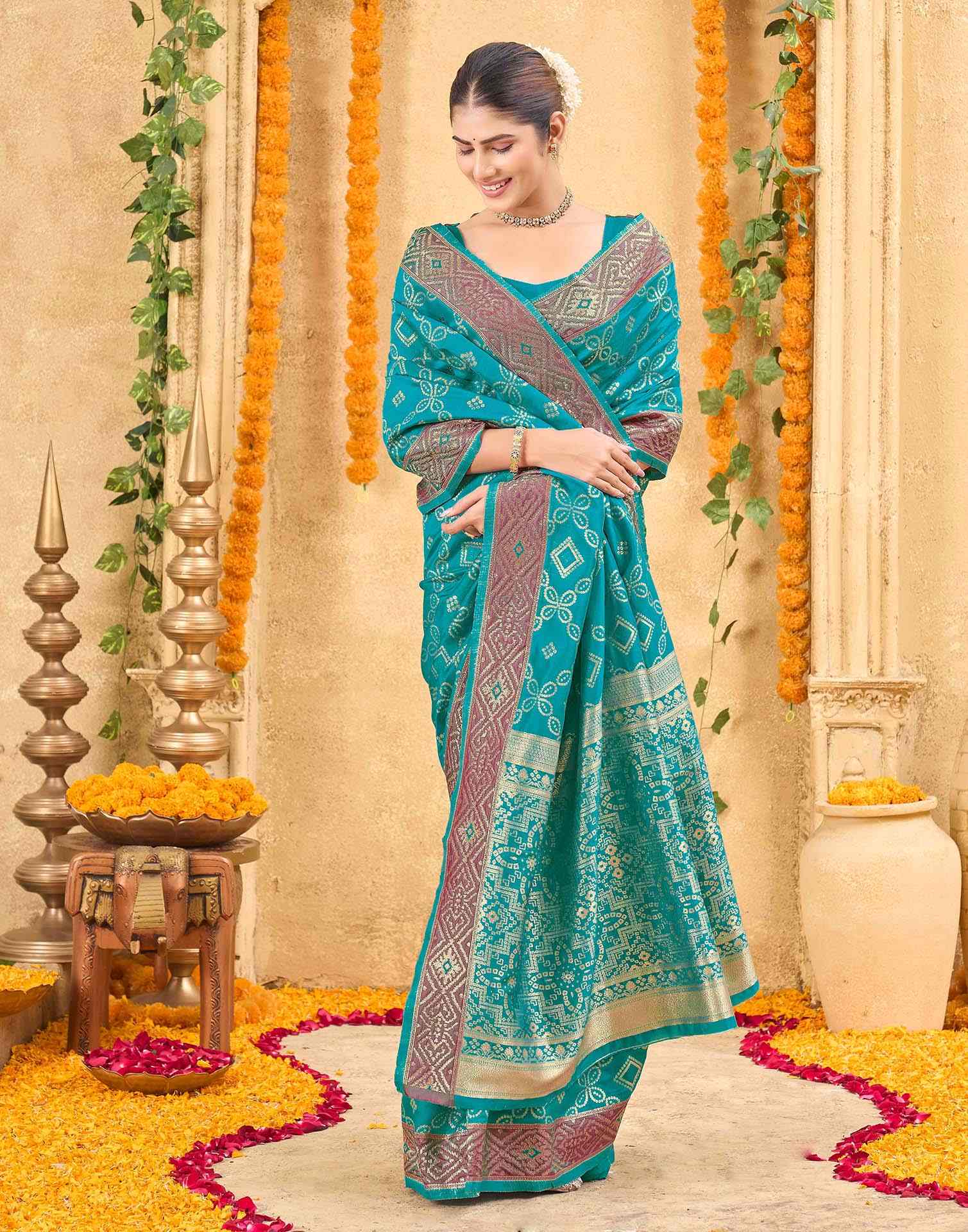 Teal Green Silk Woven Patola Saree - Image 5