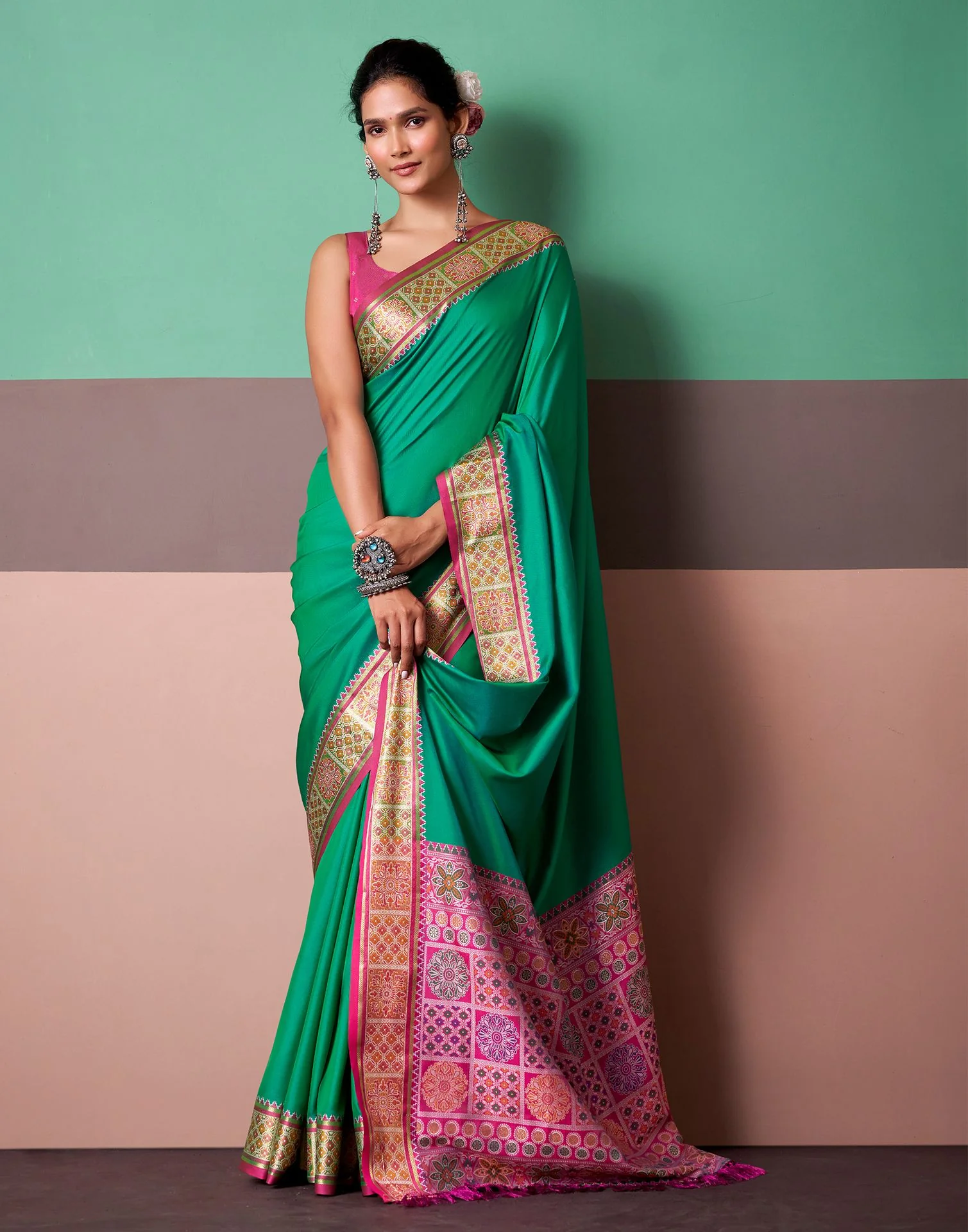 Teal Green Silk Woven Patola Saree - Image 5