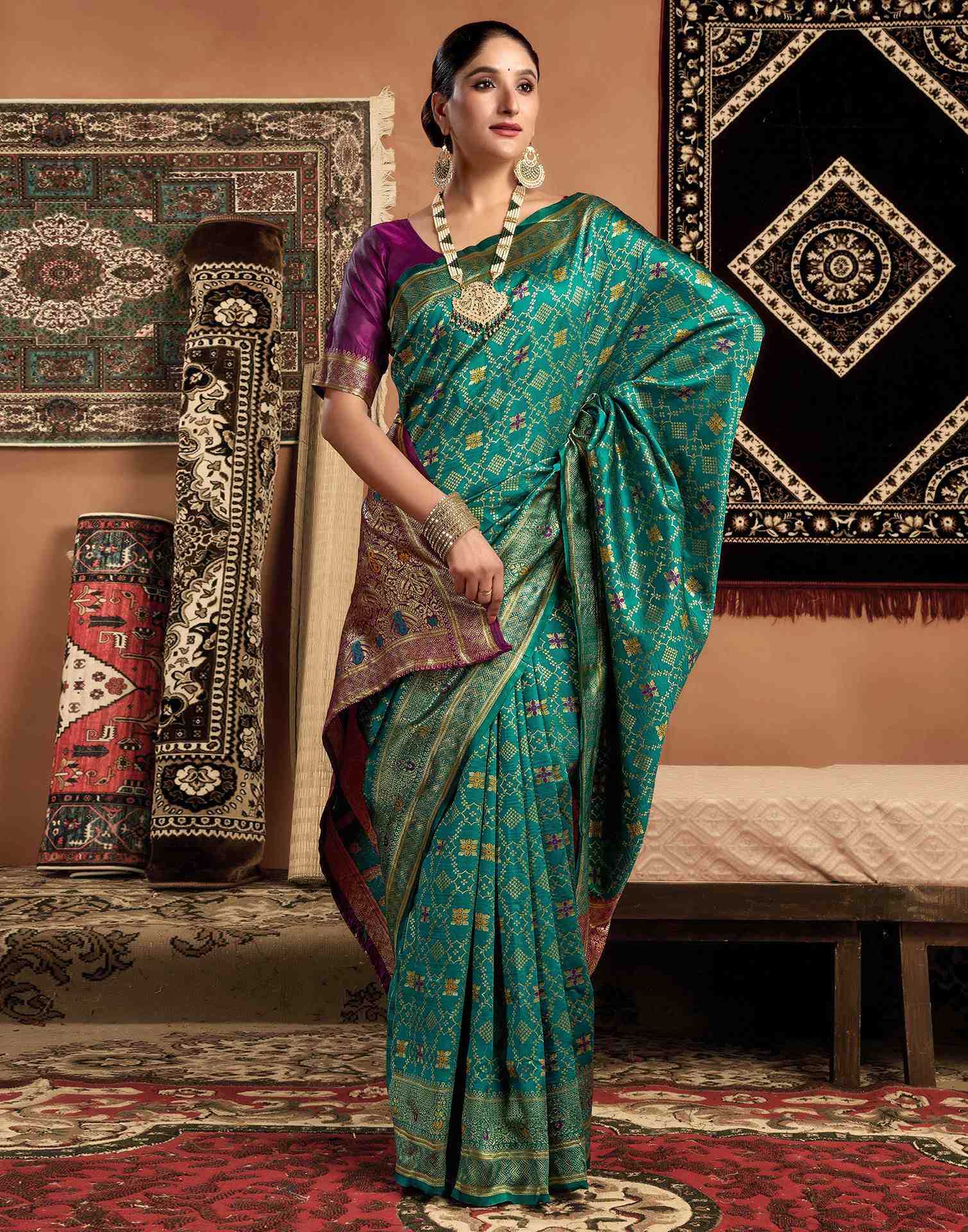 Teal Green Silk Woven Patola Saree - Image 5