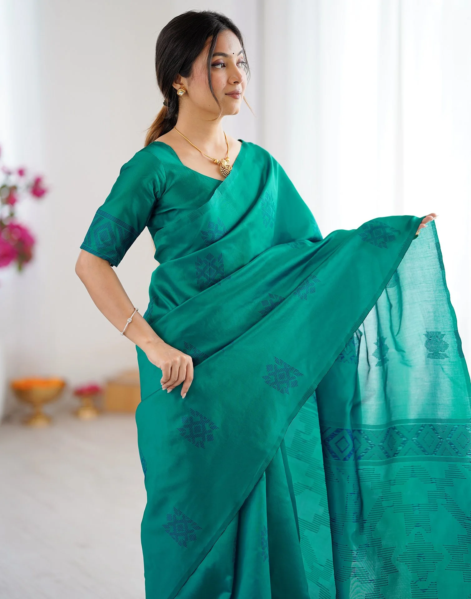 Teal Green Silk Woven Saree - Image 4