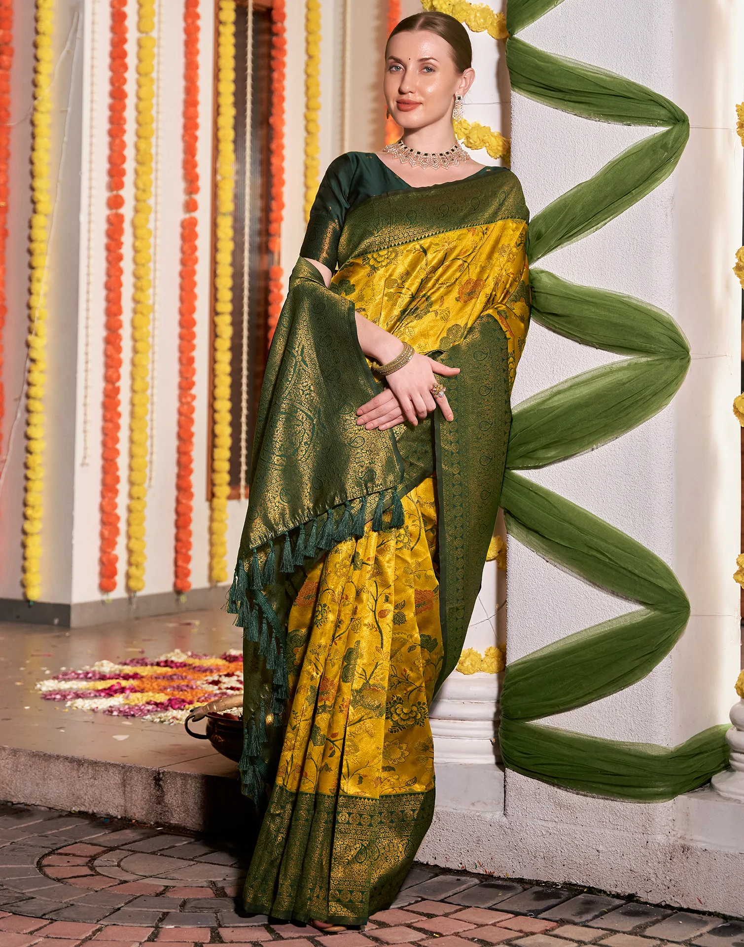 Turmeric Yellow Silk Woven Kanjivaram Saree - Image 5