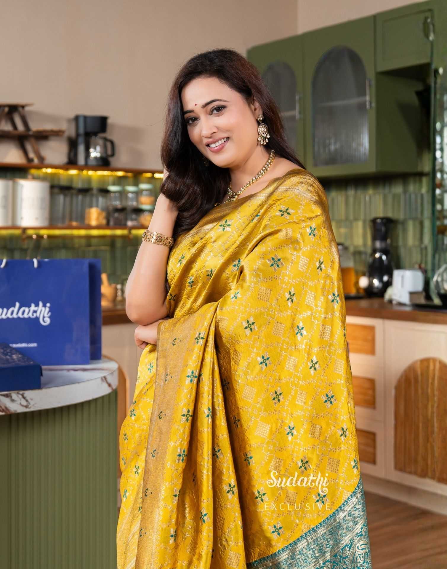 Shweta Tiwari Amber Yellow Banarasi Silk Saree - Image 6