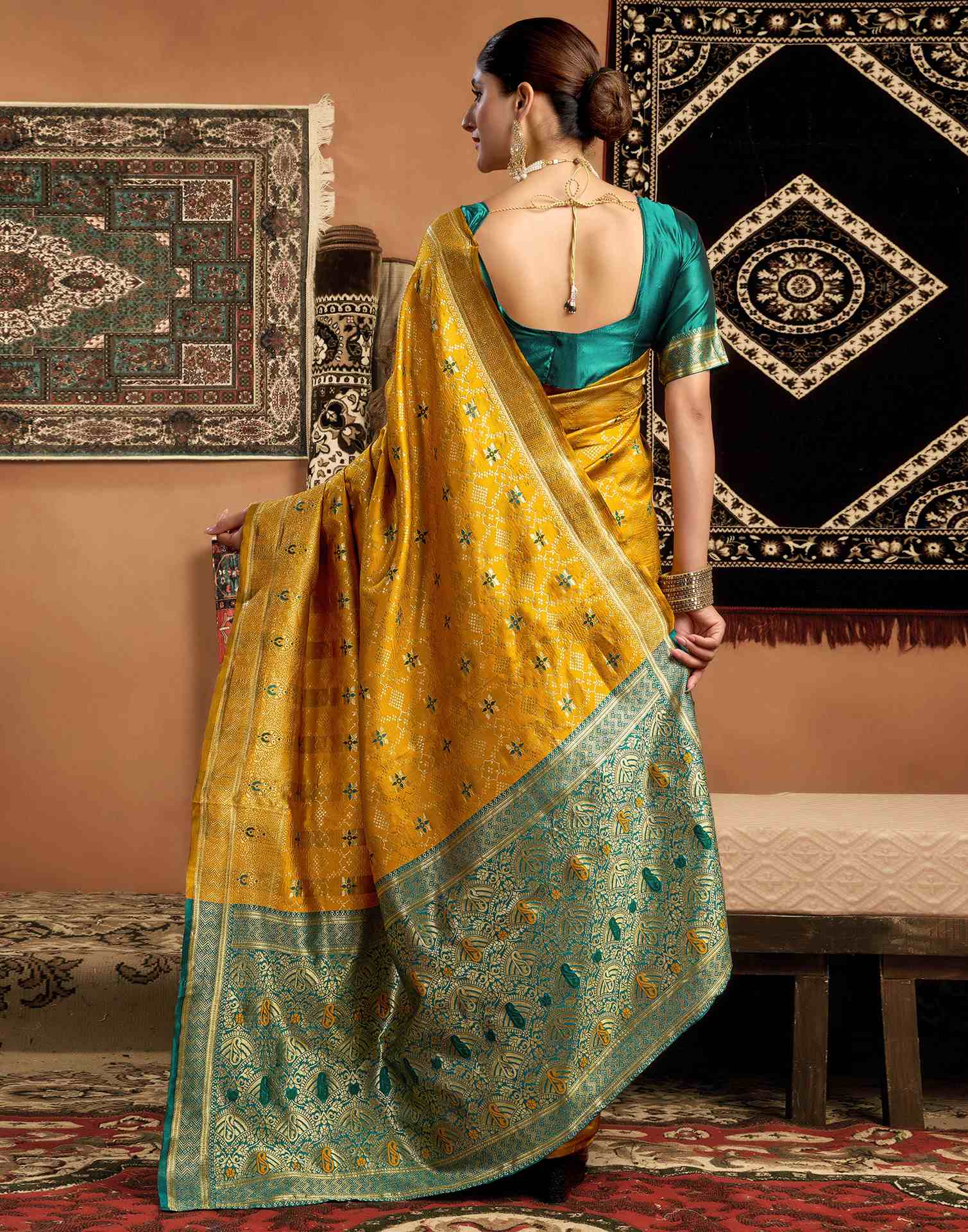 Shweta Tiwari Amber Yellow Banarasi Silk Saree - Image 8