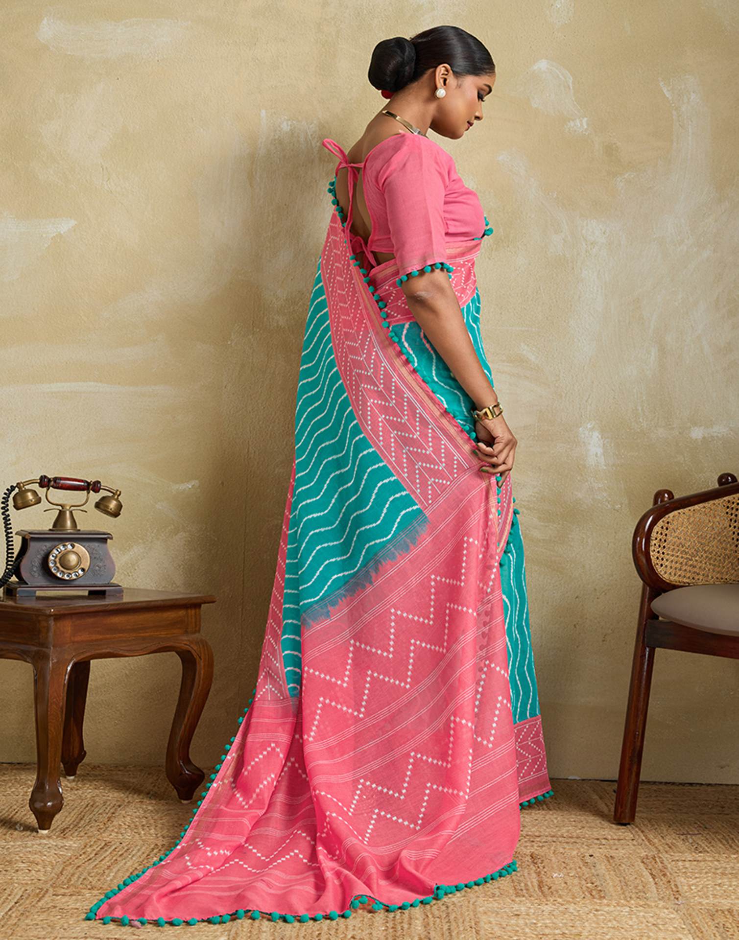 Turquoise Blue Linen Printed Saree - Image 5