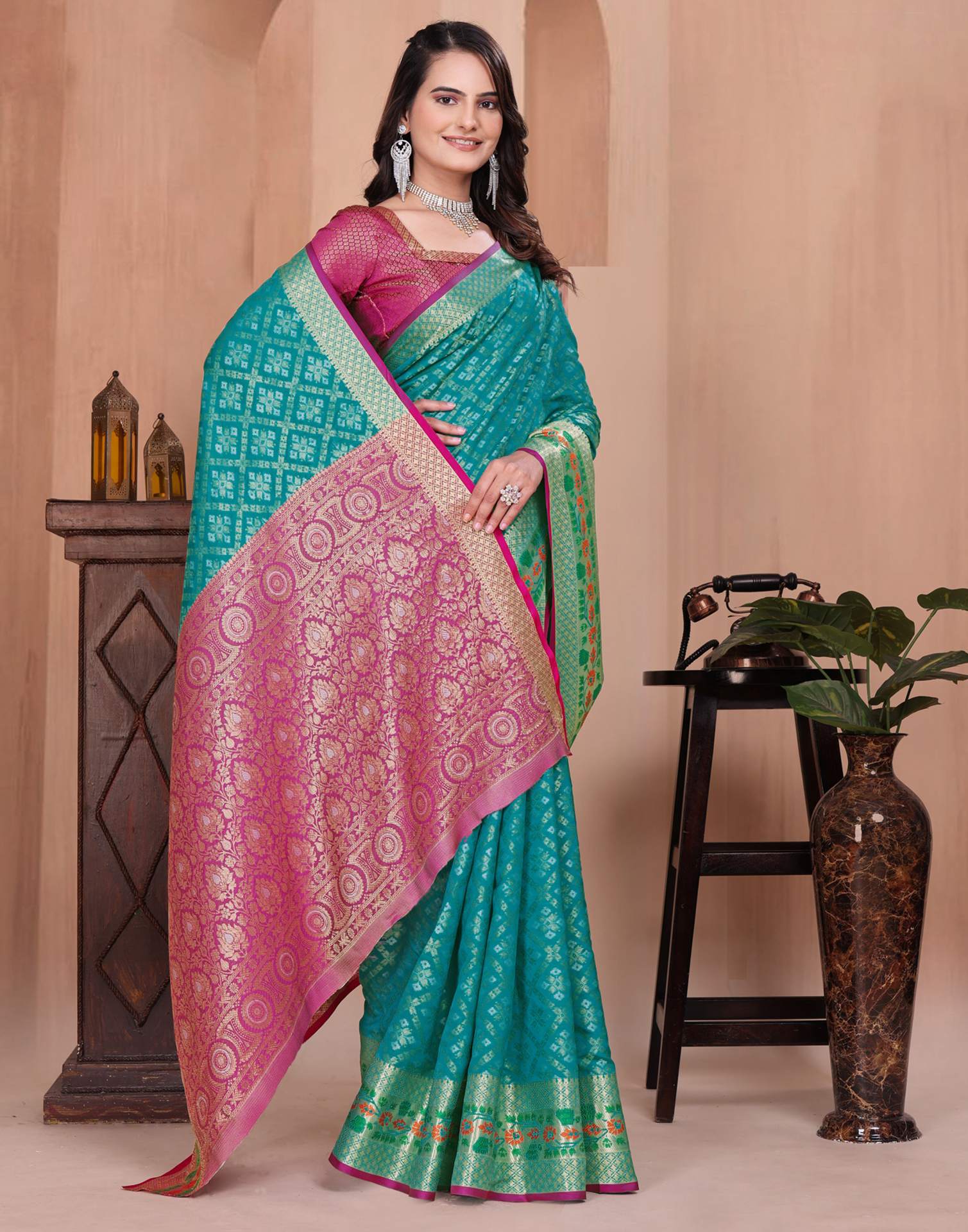 Turquoise Blue Silk Woven Patola Saree - Image 5