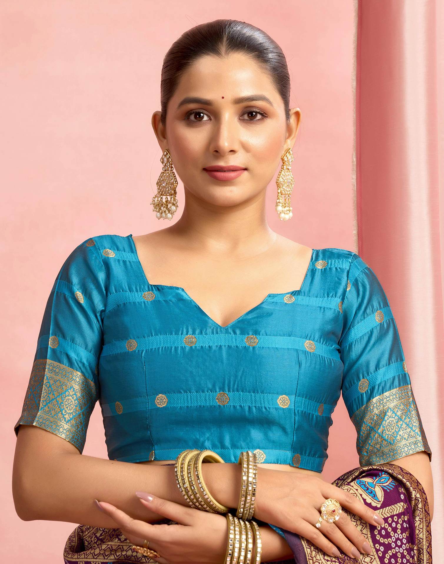 Turquoise Silk Woven Patola Saree - Image 7