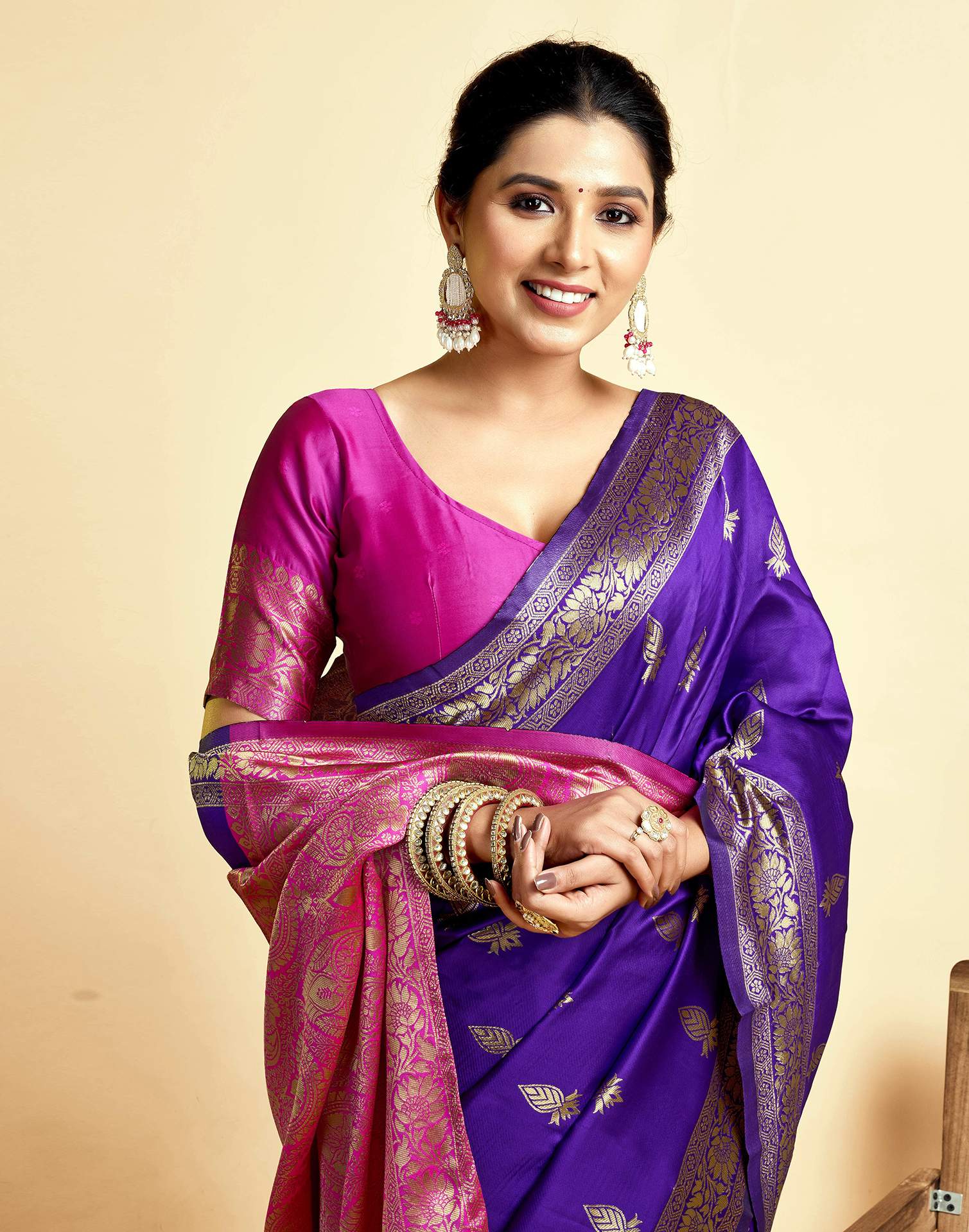 Violet Silk Woven Banarasi Saree - Image 2