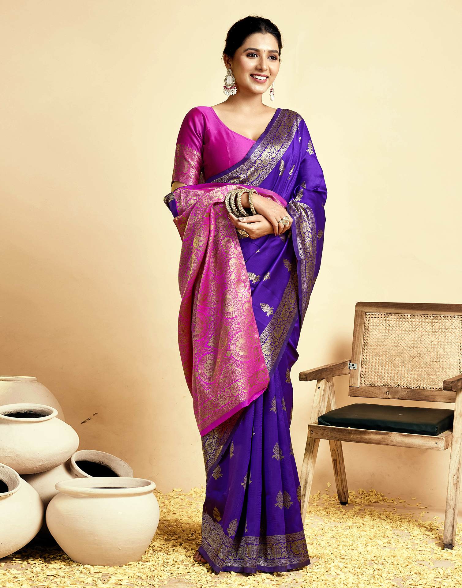 Violet Silk Woven Banarasi Saree - Image 5