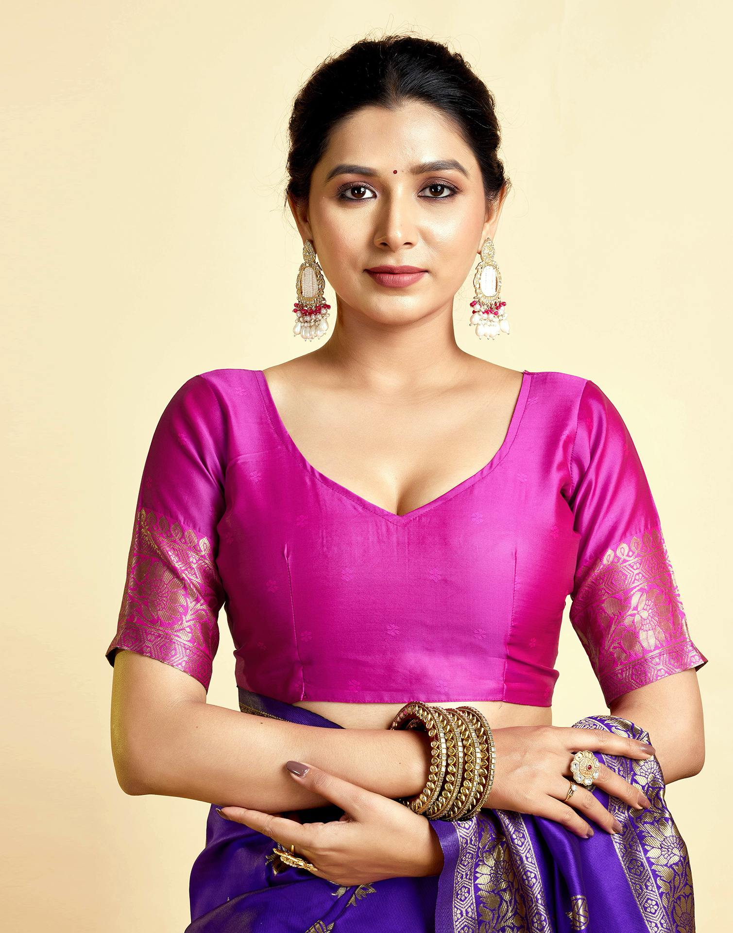 Violet Silk Woven Banarasi Saree - Image 7