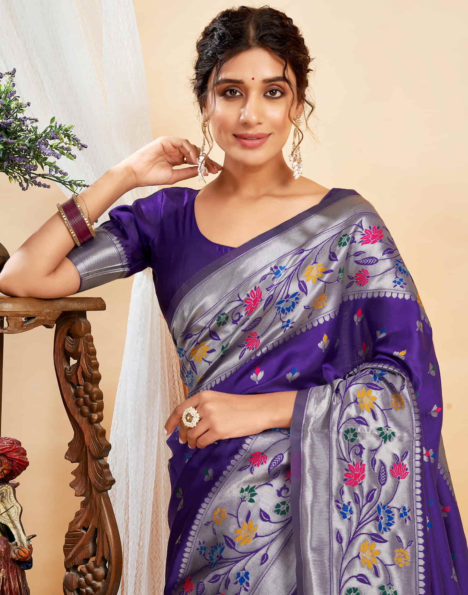 Violet Silk Woven Paithani Saree - Image 4