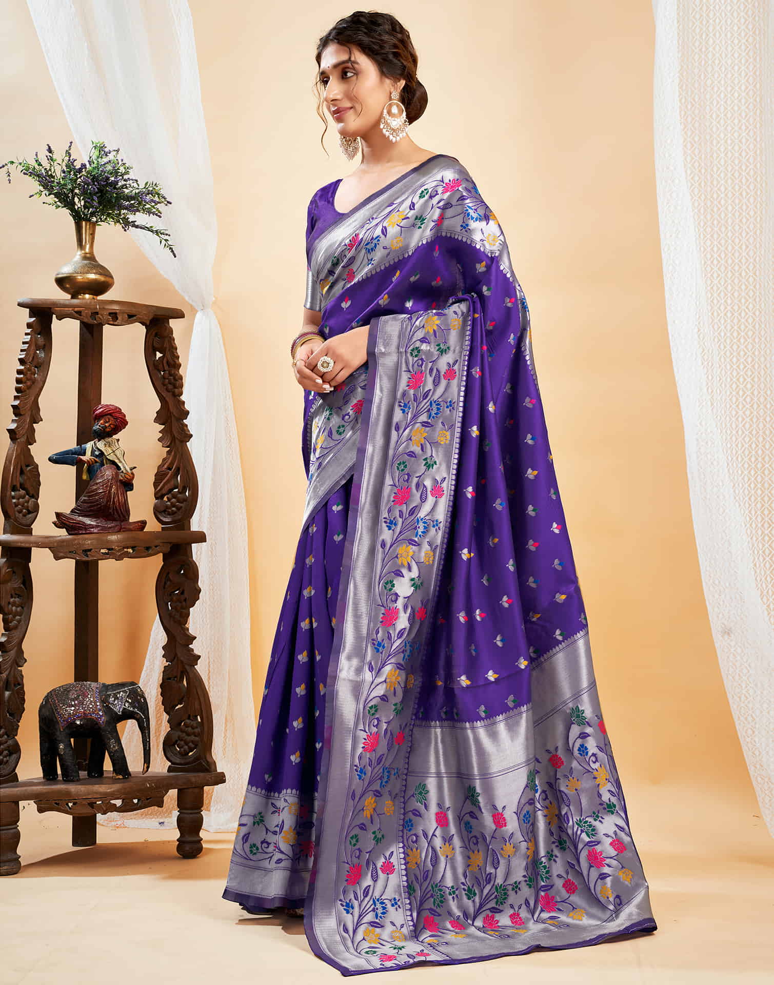 Violet Silk Woven Paithani Saree - Image 5
