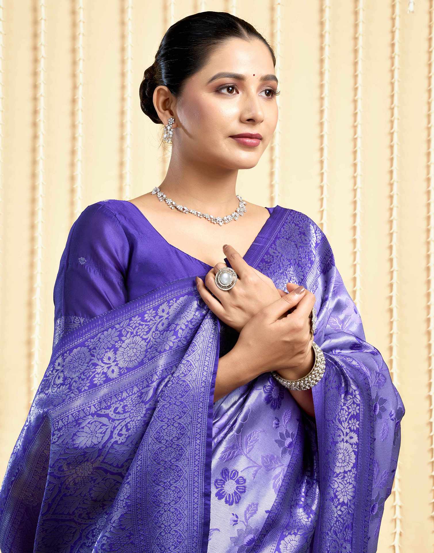 Violet Silk Woven Banarasi Saree - Image 2