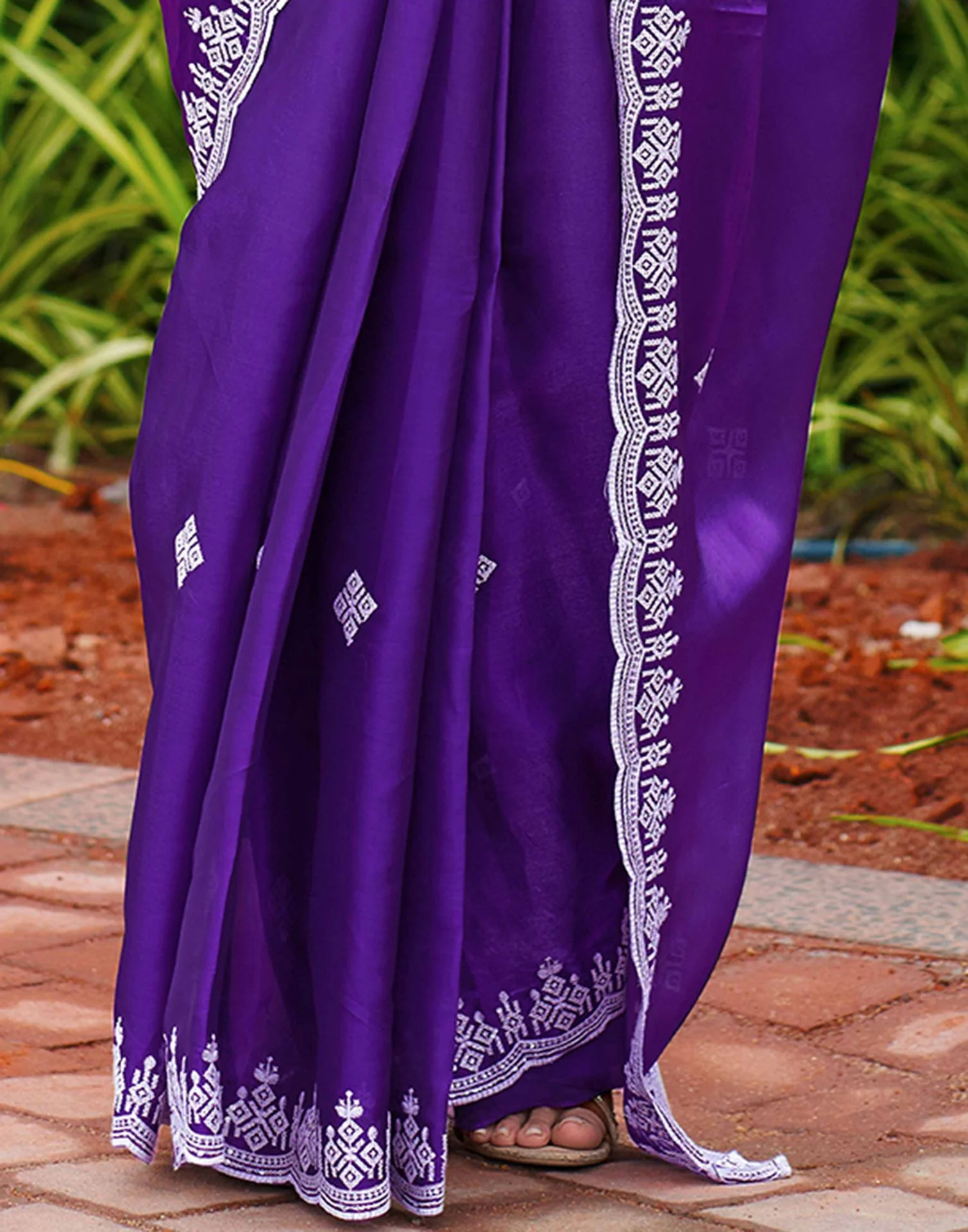 Voilet Shimmer Sequence Embroidery Saree - Image 11