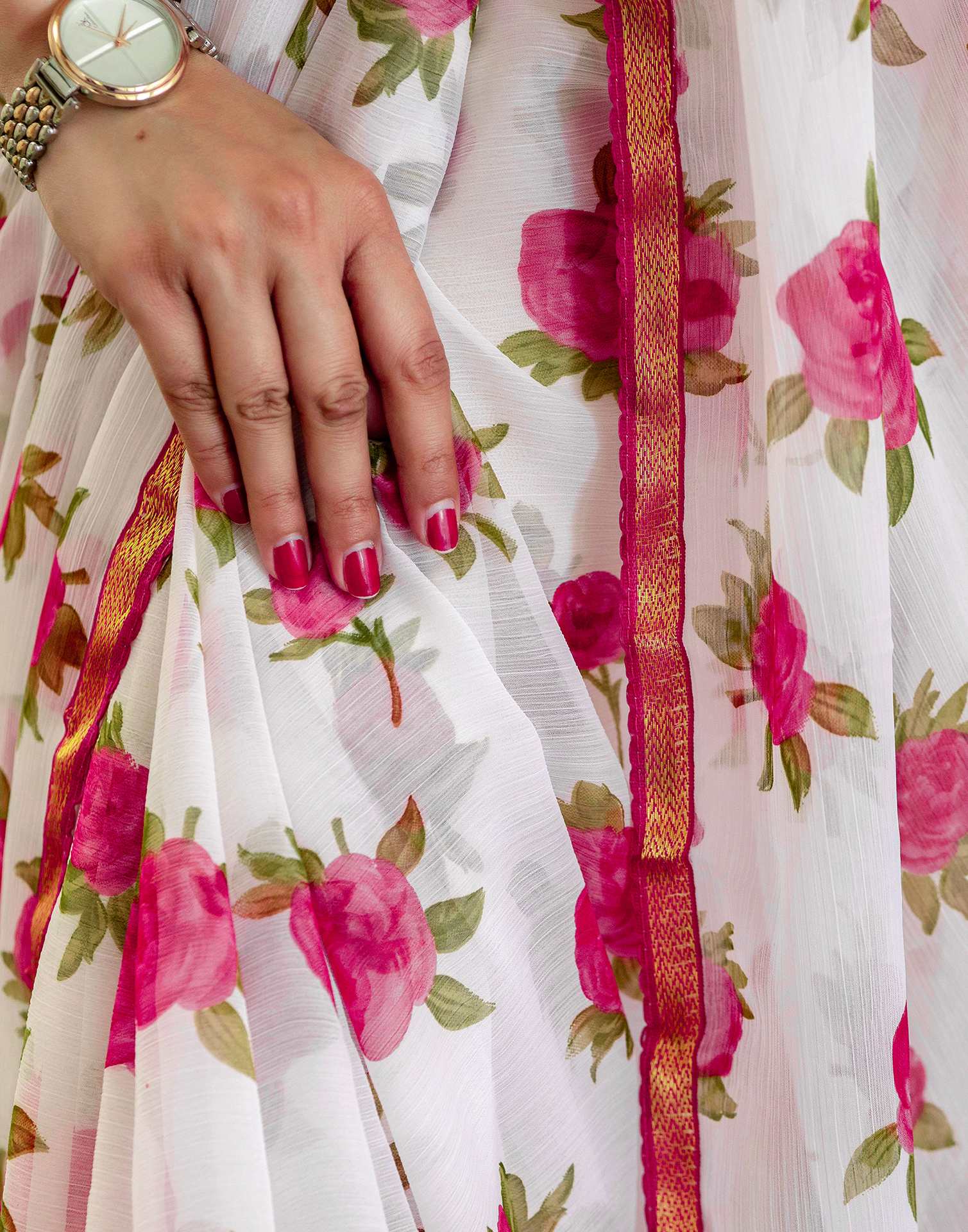 White Chiffon Floral Printed Saree - Image 10