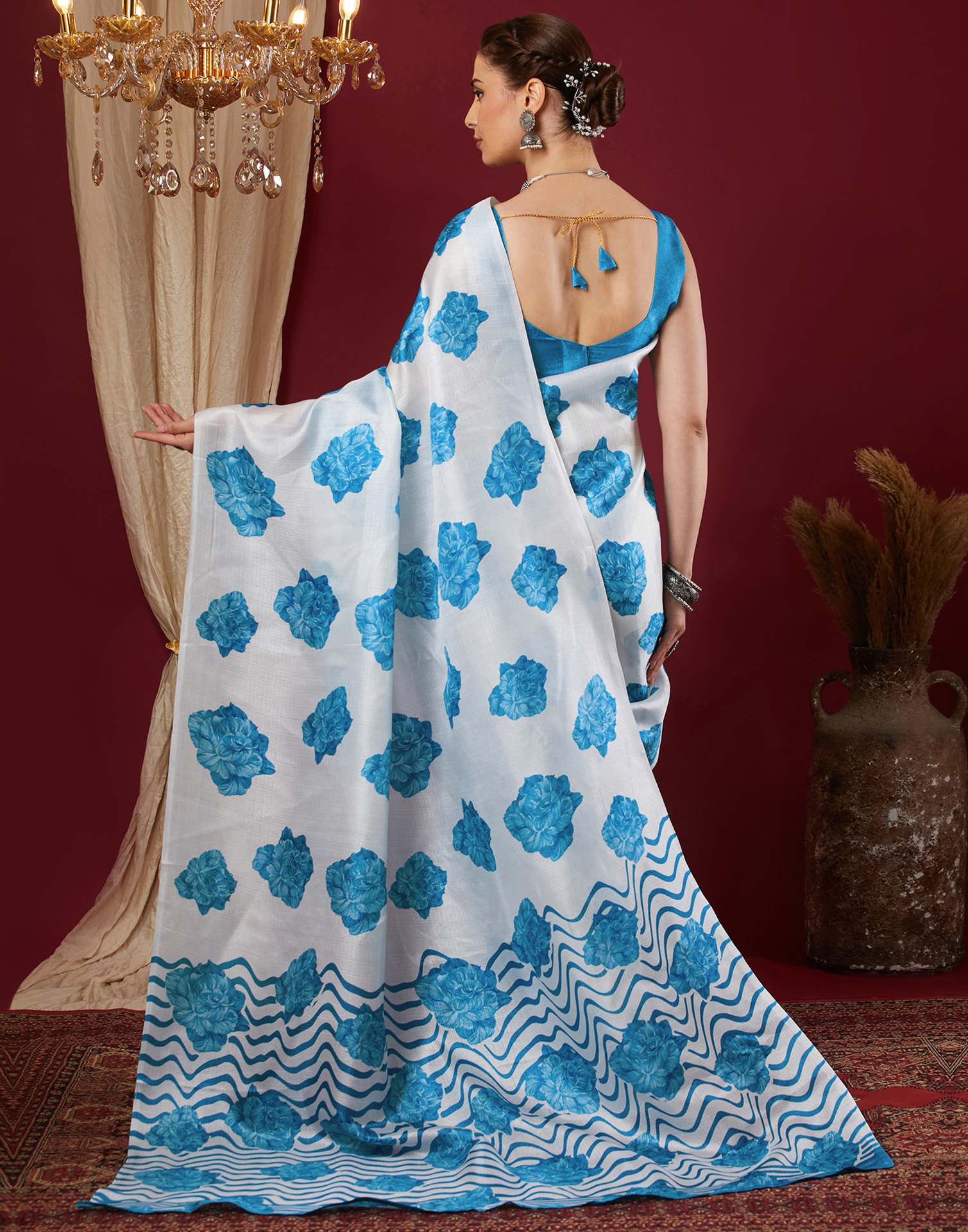 White Cotton Blend Floral Printed Saree - Image 5