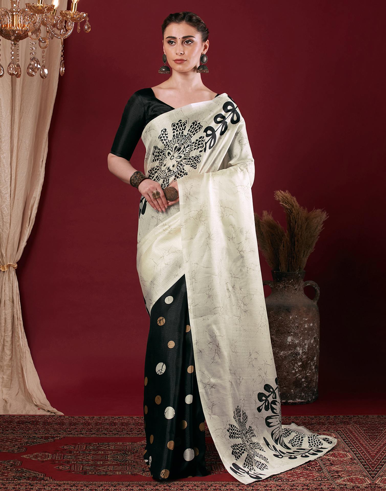 White Cotton Blend Floral Printed Saree - Image 2
