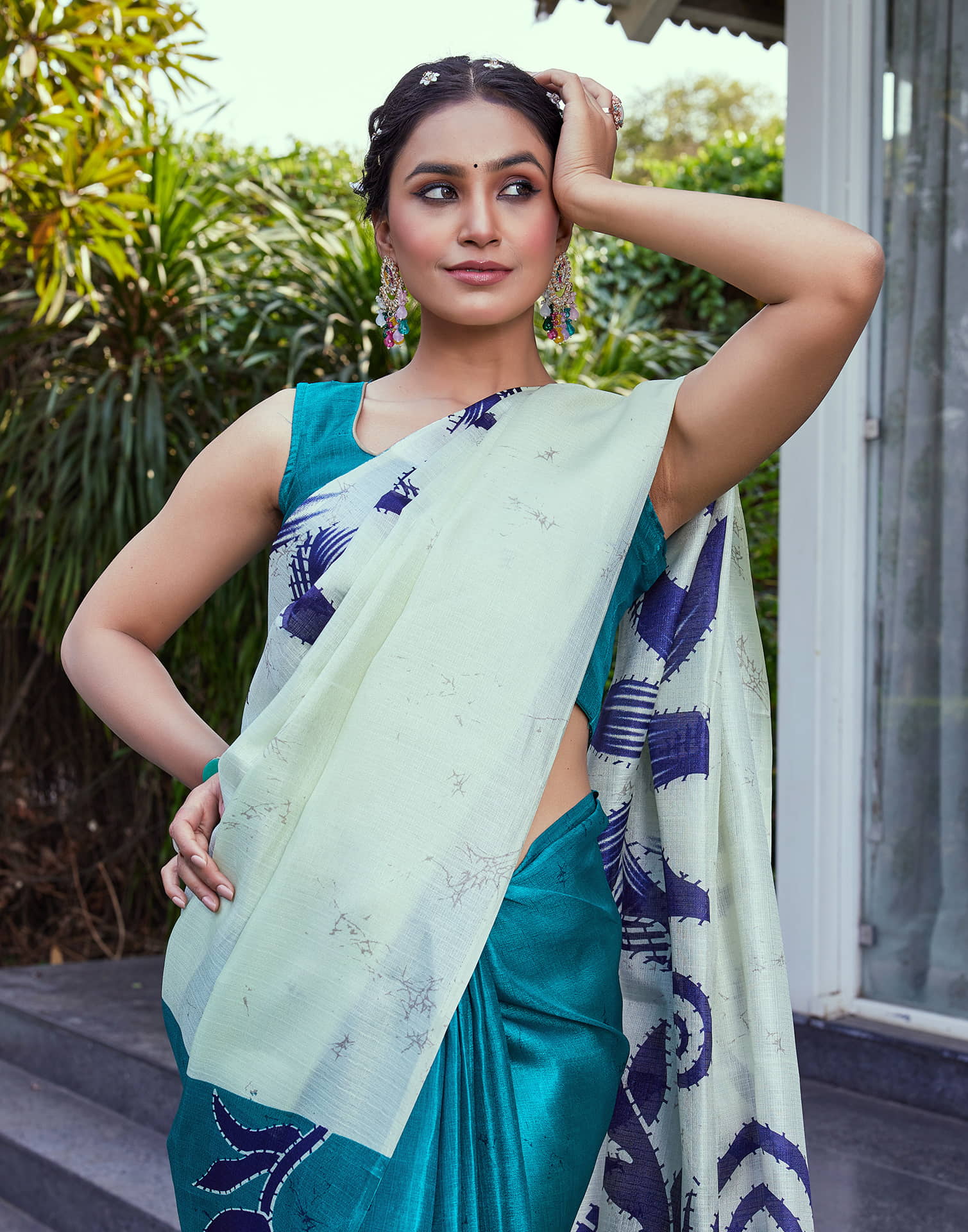 White Cotton Blend Printed Saree - Image 4