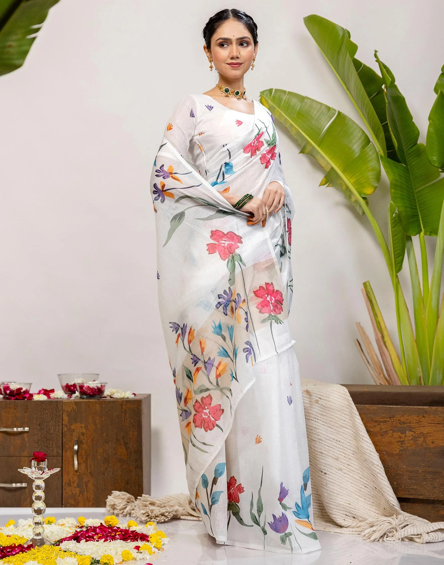 White Cotton Floral Printed Saree - Image 6