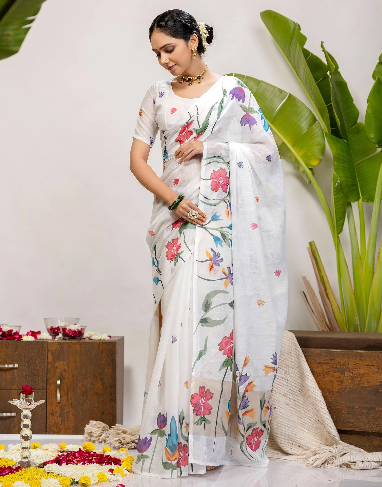 White Cotton Floral Printed Saree - Image 8