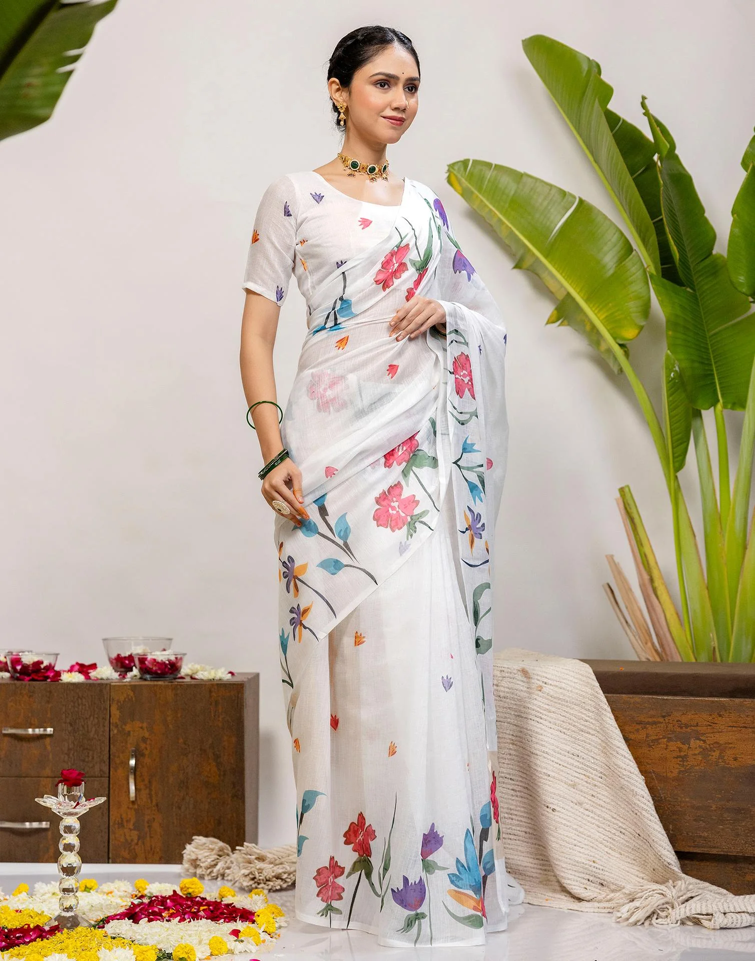 White Cotton Floral Printed Saree - Image 9
