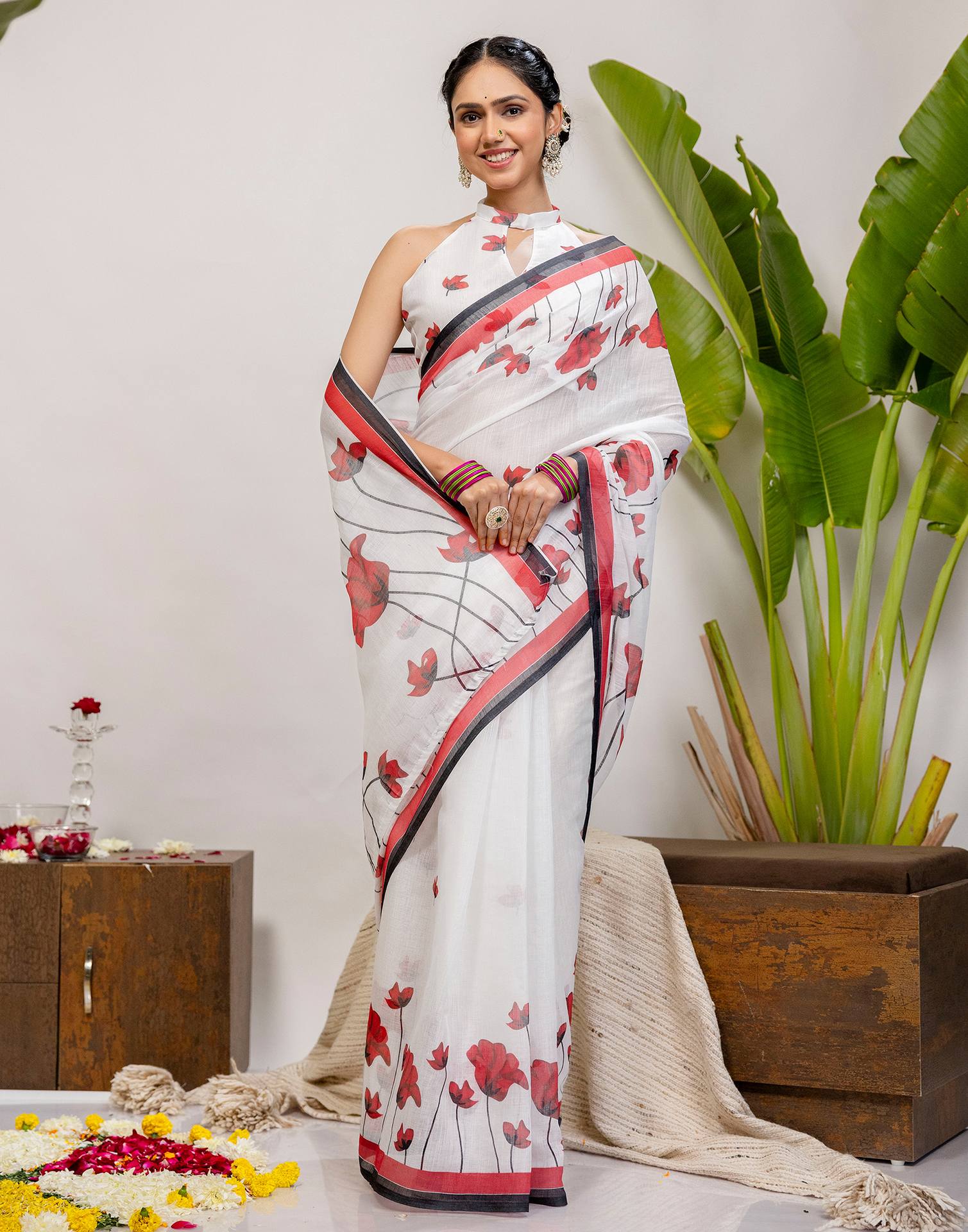 White Cotton Floral Printed Saree - Image 6