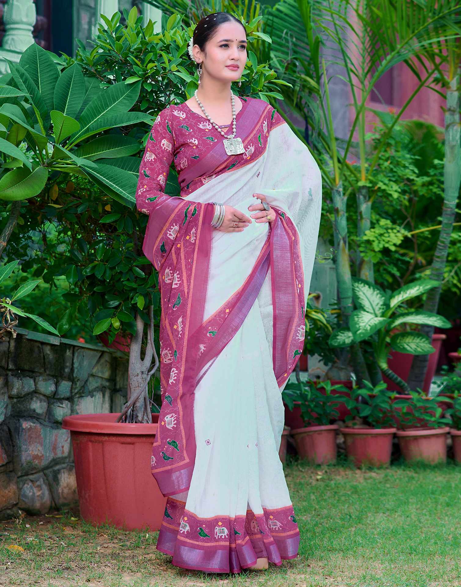 White Cotton Linen Printed Patola Saree - Image 5