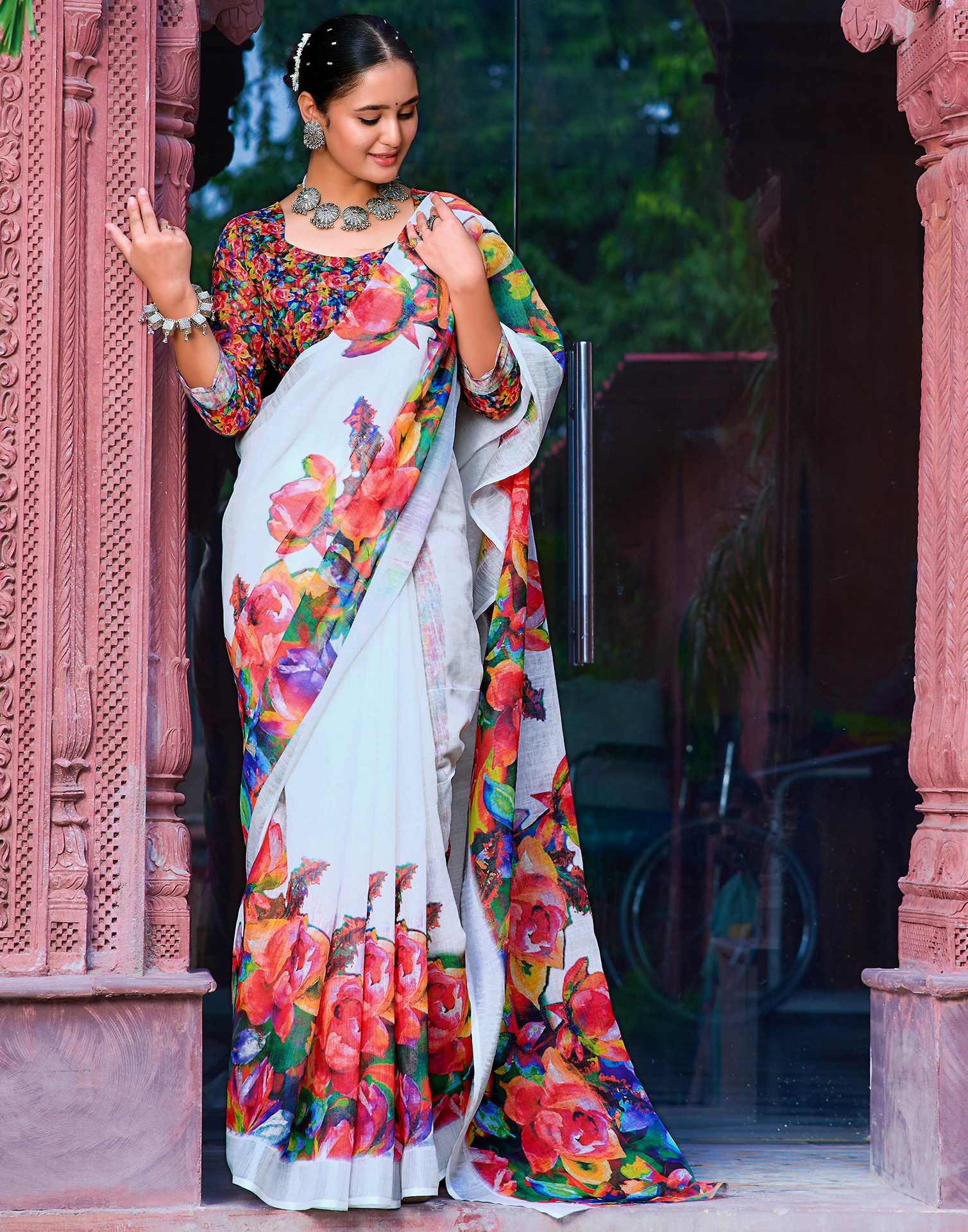 White Cotton Linen Printed Saree - Image 5
