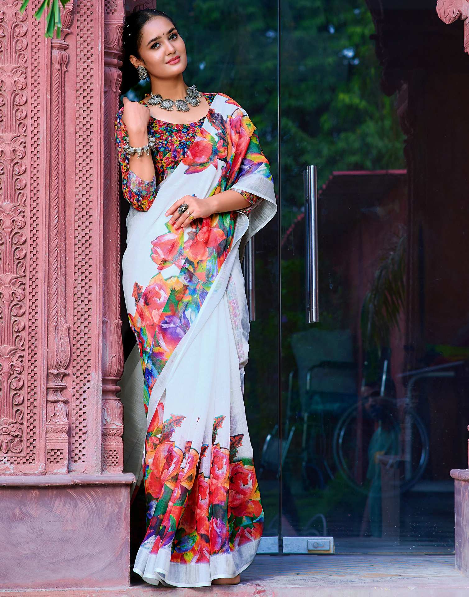 White Cotton Linen Printed Saree - Image 7