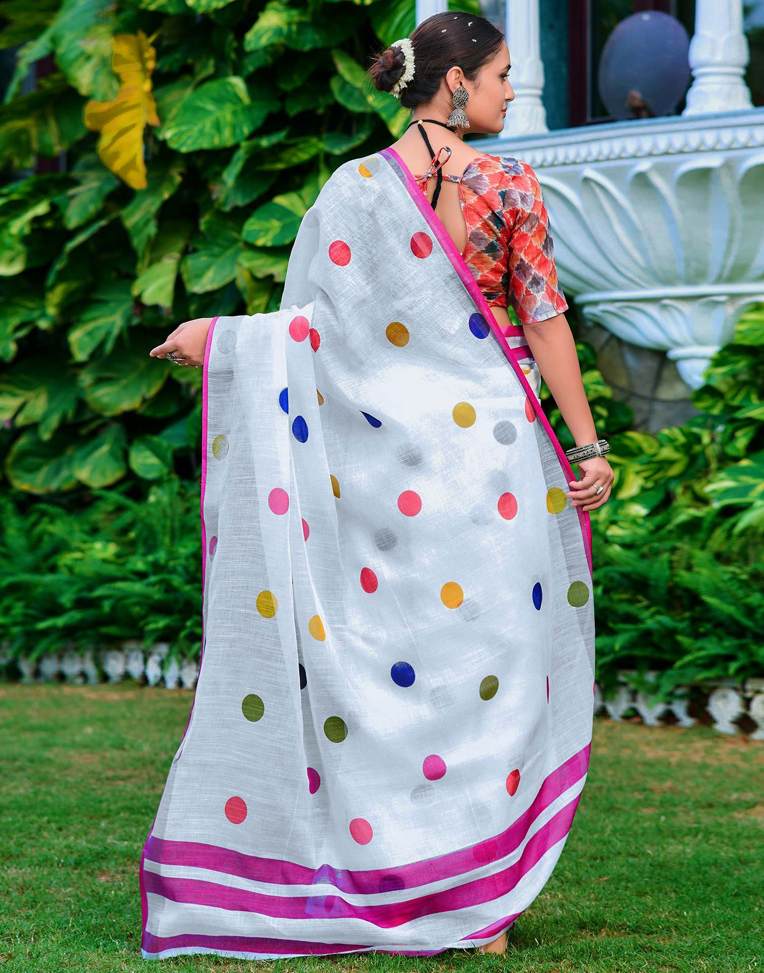 White Cotton Linen Printed Saree - Image 5