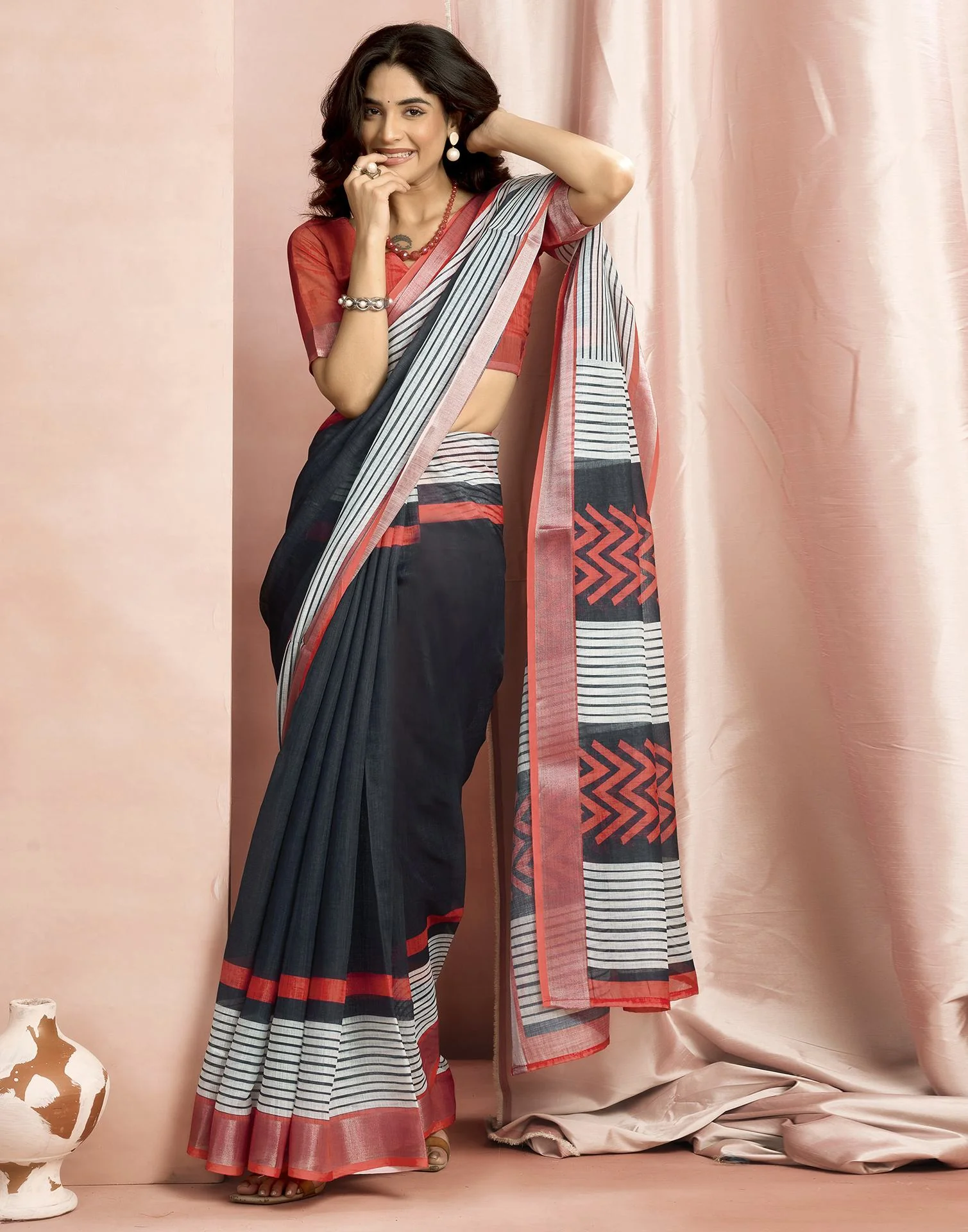 White Cotton Linen Printed Saree - Image 5