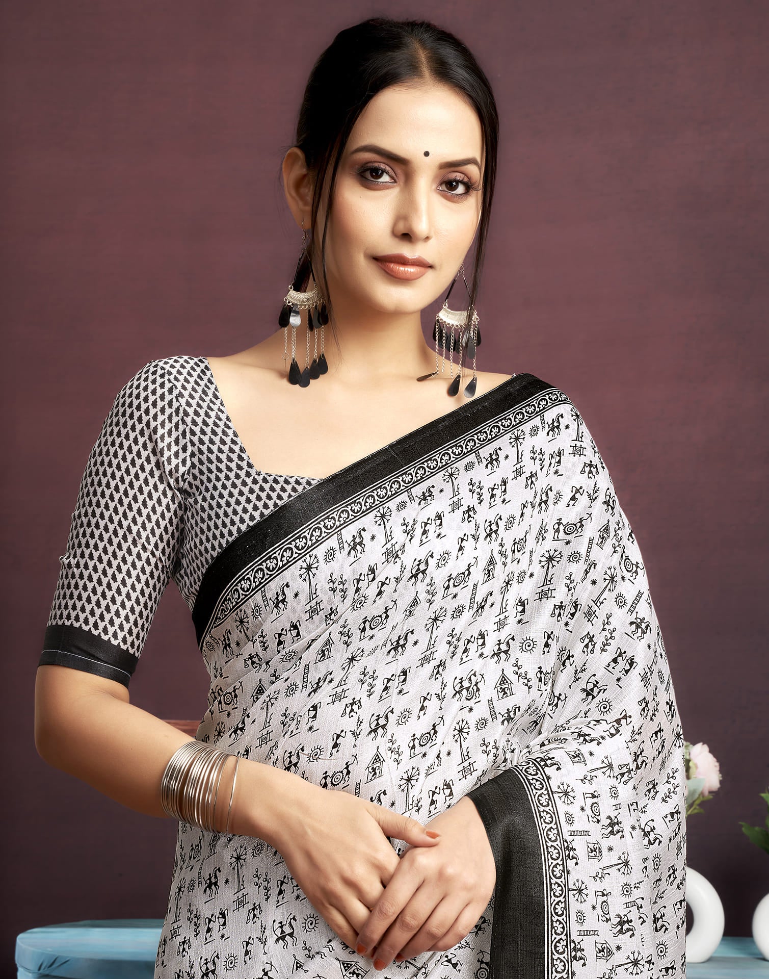 White Cotton Blend Printed Saree - Image 4