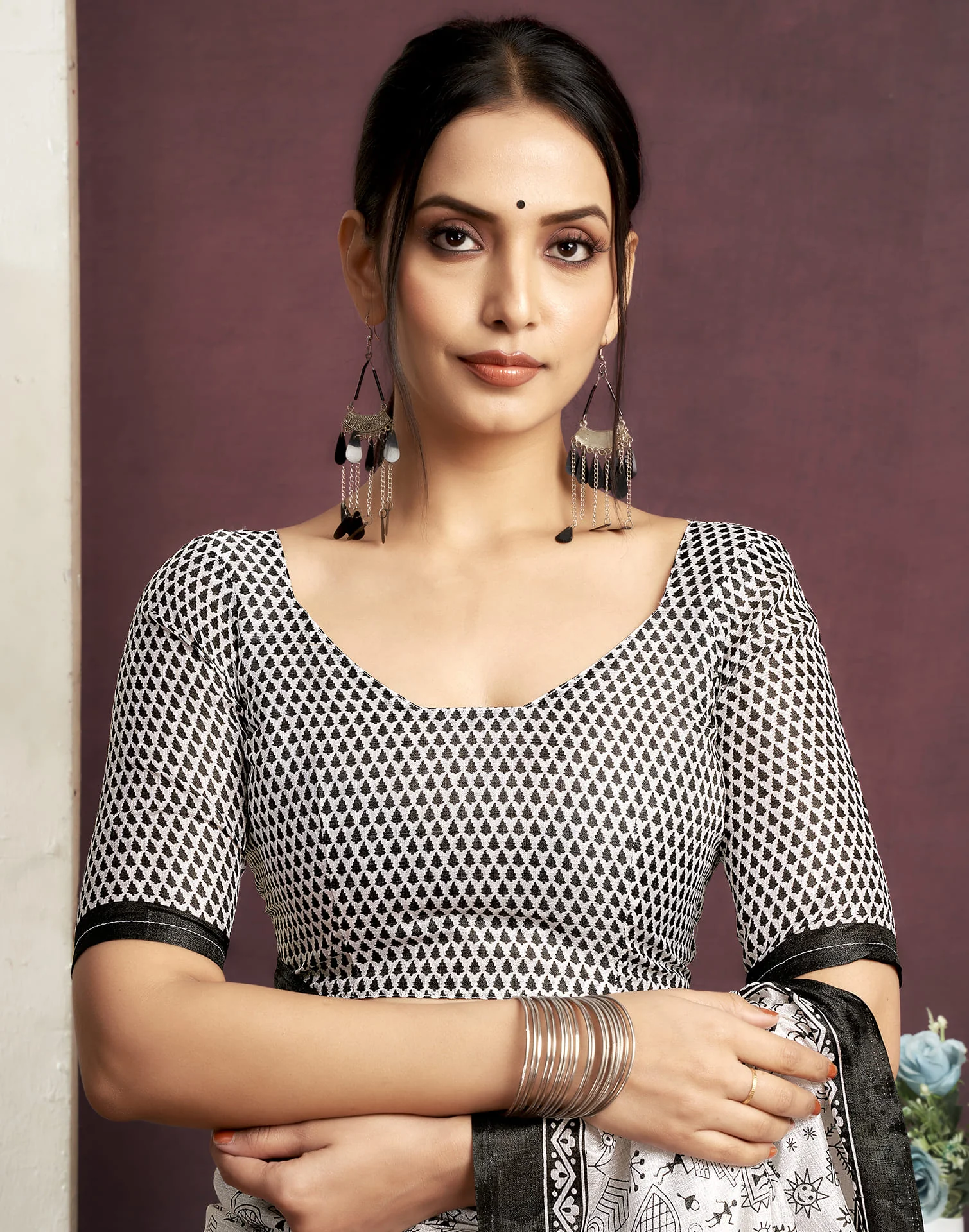 White Cotton Blend Printed Saree - Image 9