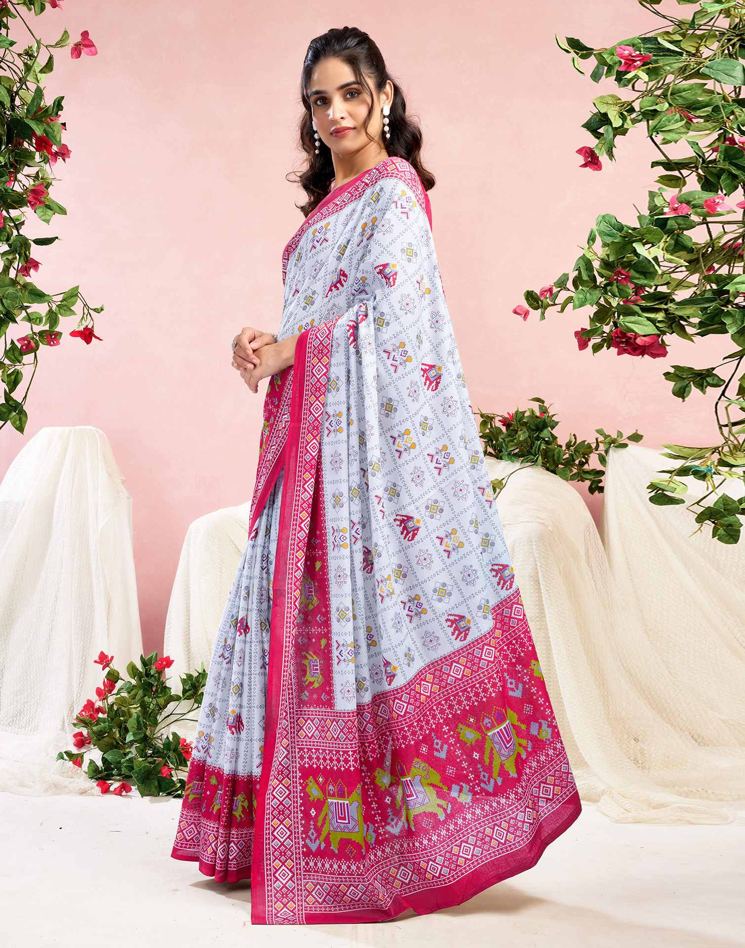 White Cotton Printed Saree - Image 4
