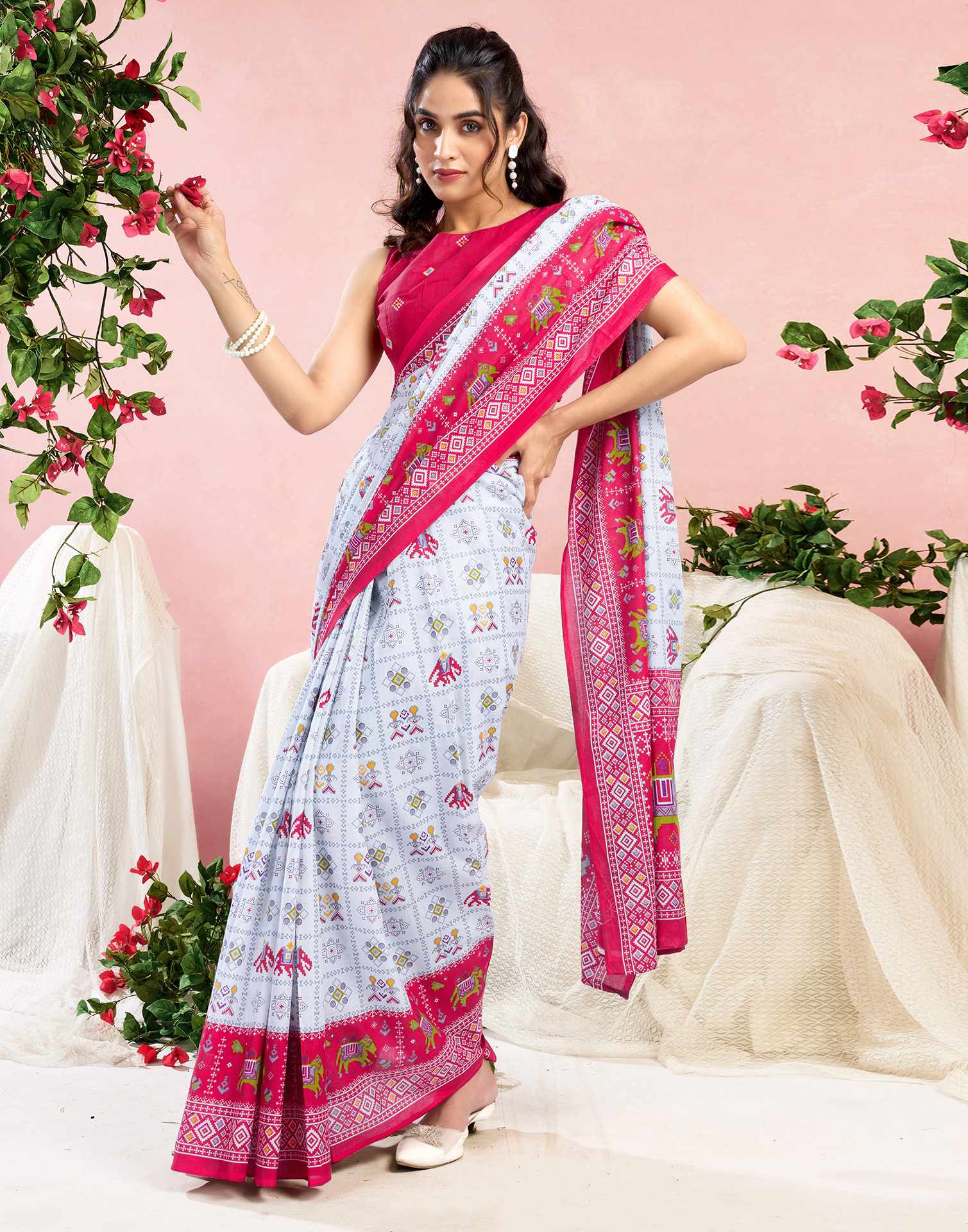 White Cotton Printed Saree - Image 5