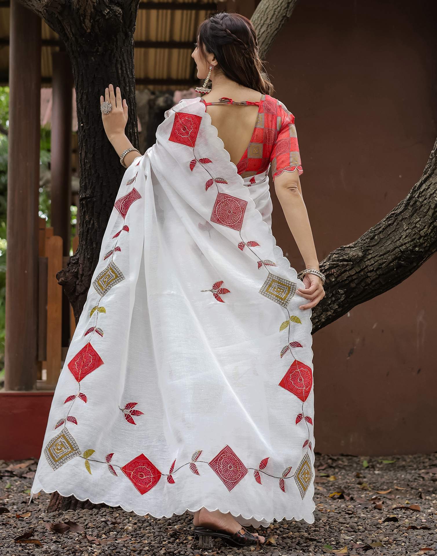 White Cotton Printed Saree - Image 8