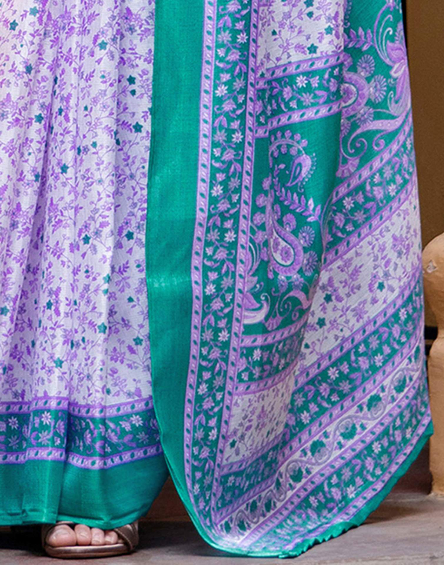 White Khadi Printed Saree - Image 10