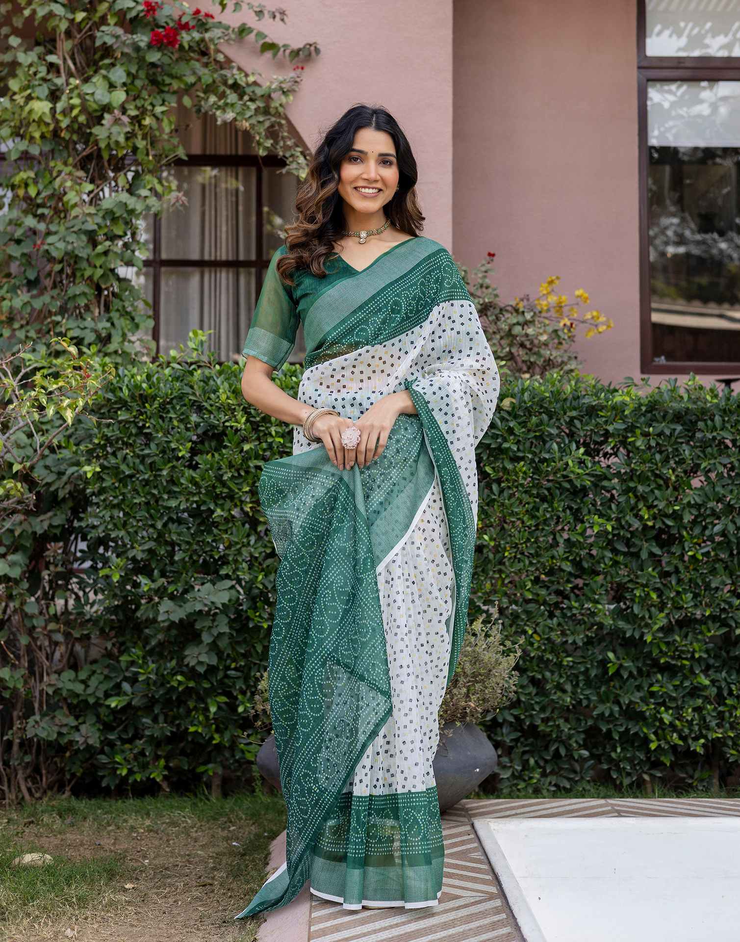 White Linen Bandhani Printed Saree - Image 6