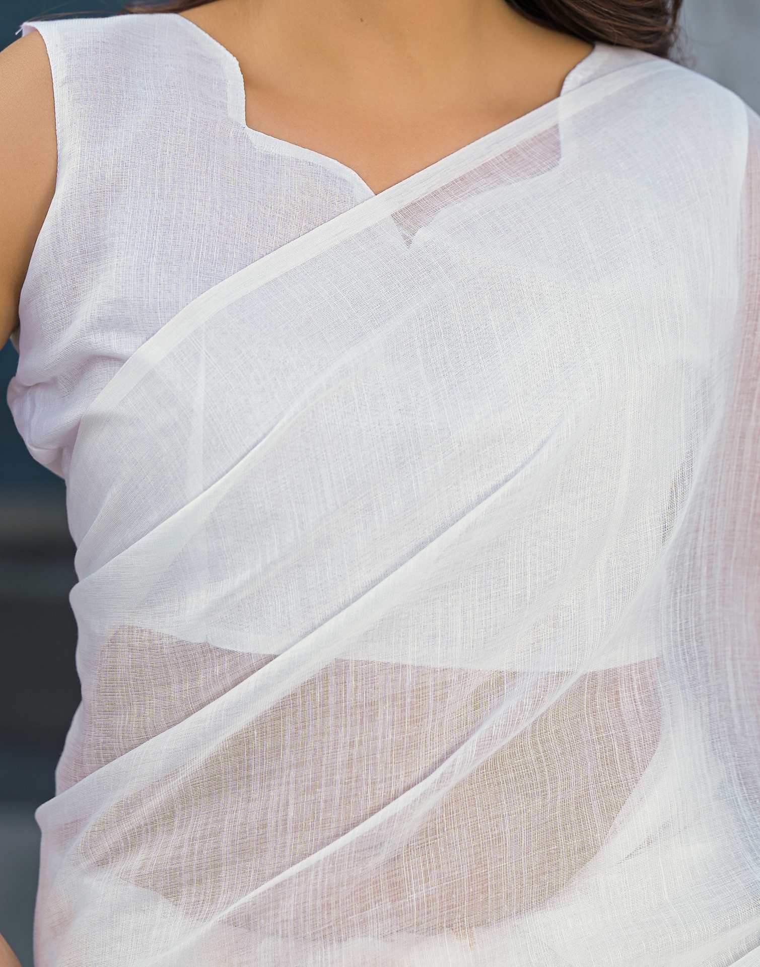 White Linen Floral Printed Saree - Image 11