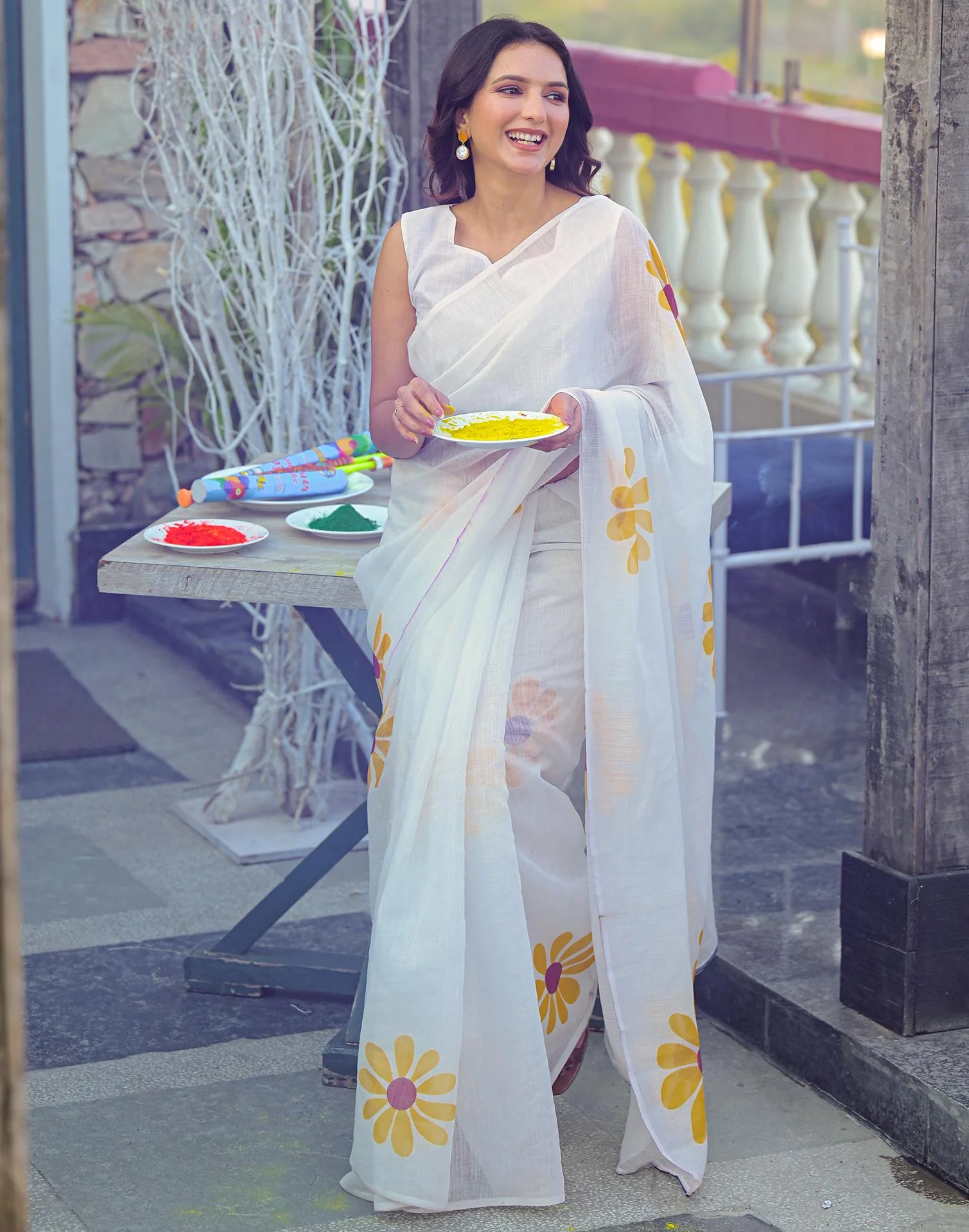 White Linen Floral Printed Saree - Image 9