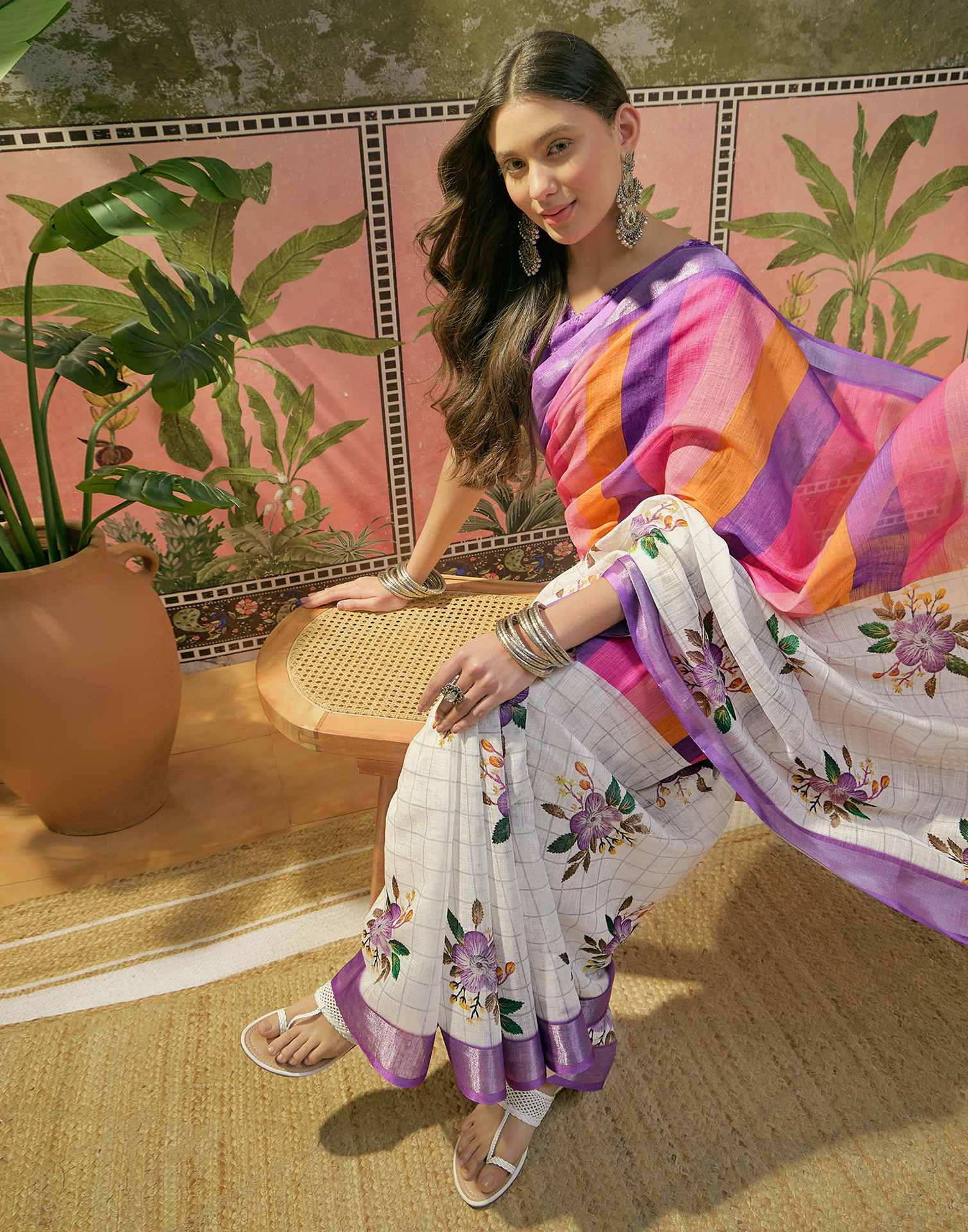 White Linen Floral Printed Saree - Image 4