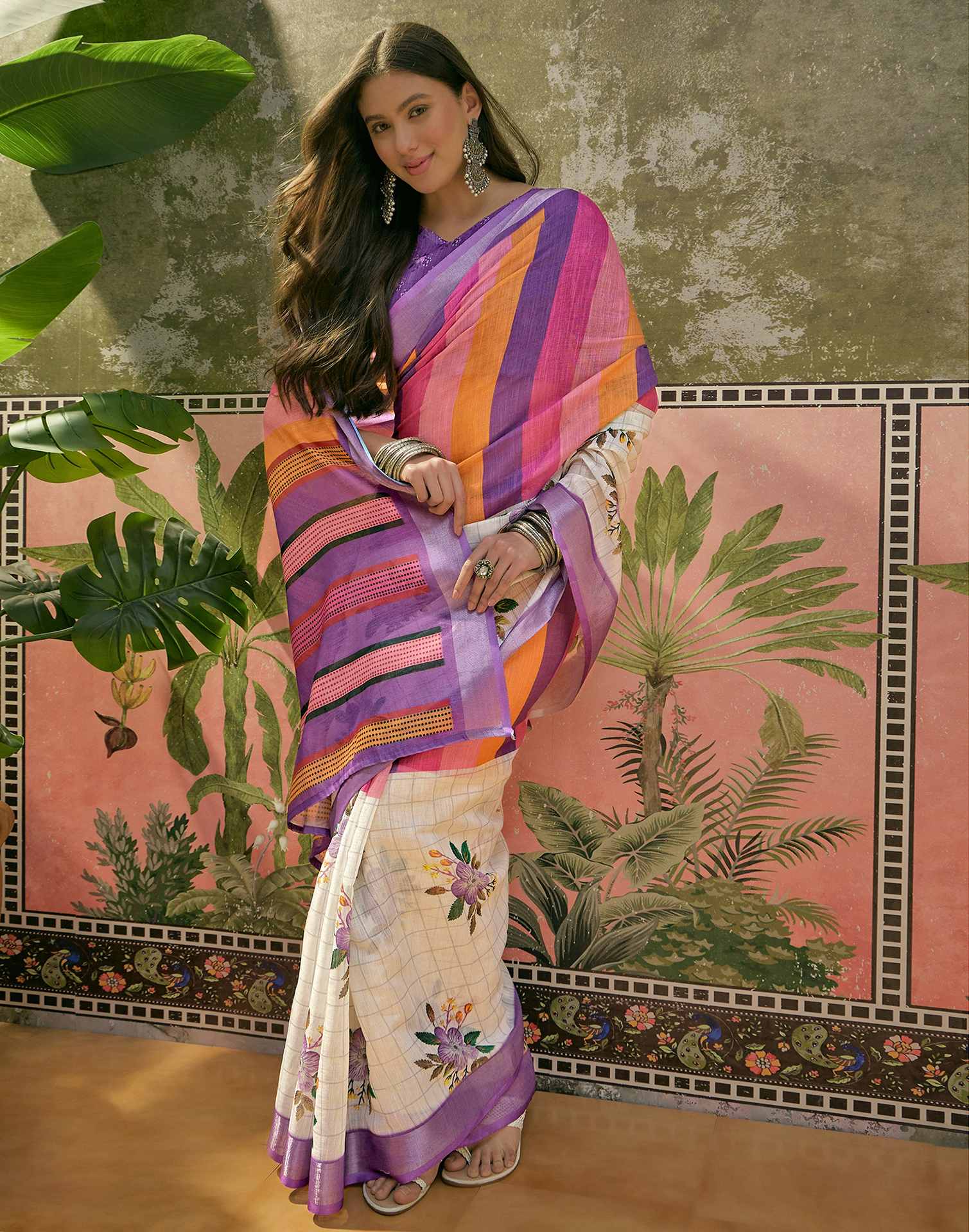 White Linen Floral Printed Saree - Image 6